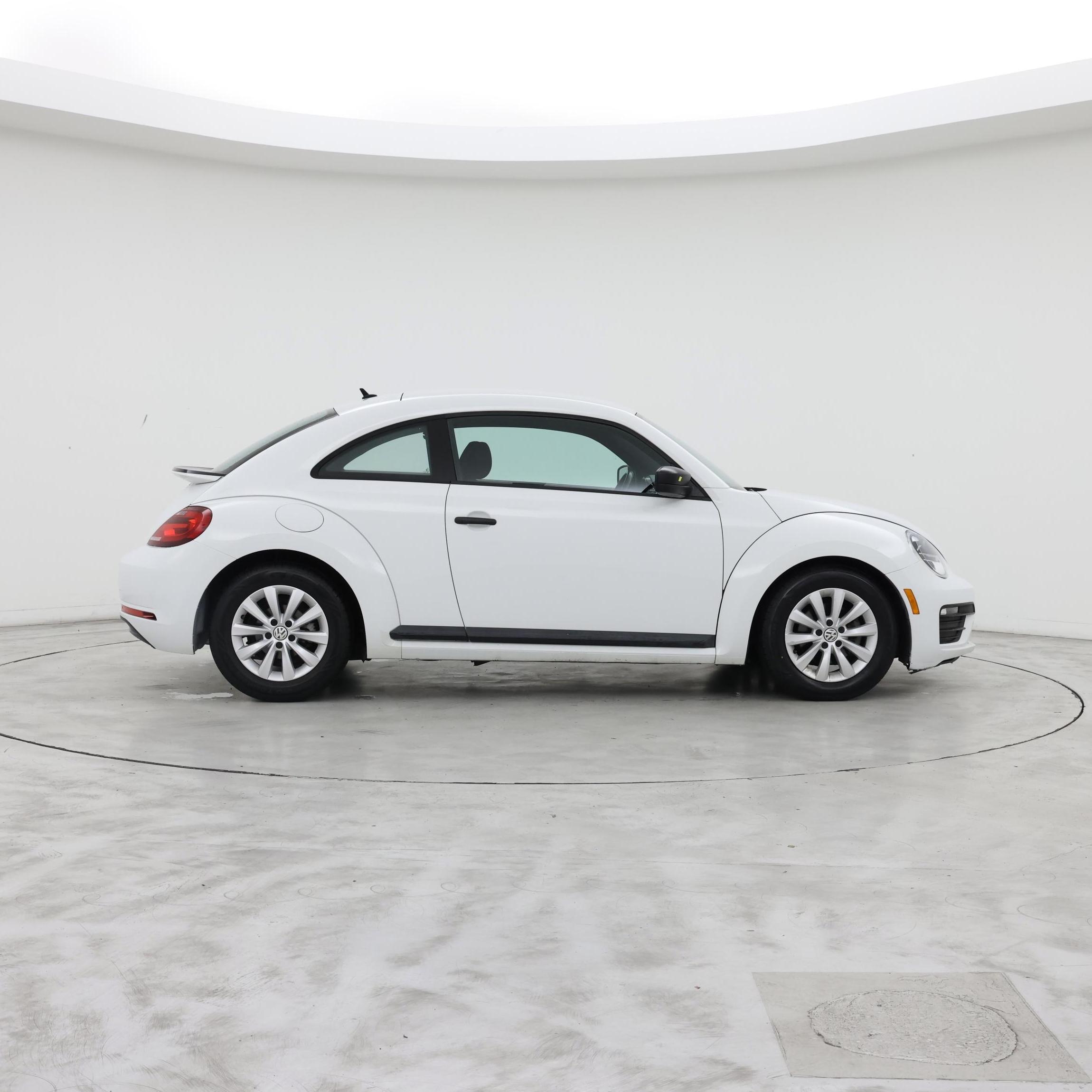 Thumbnail: 2018 Volkswagen Beetle - 7