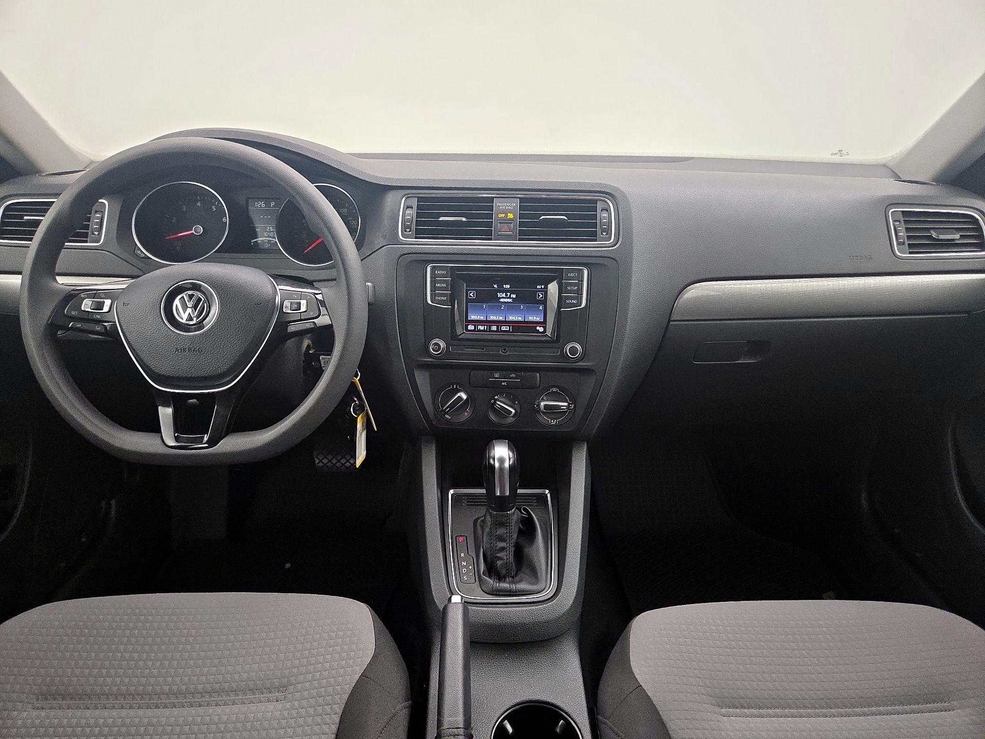 Thumbnail: 2018 Volkswagen Jetta - 9