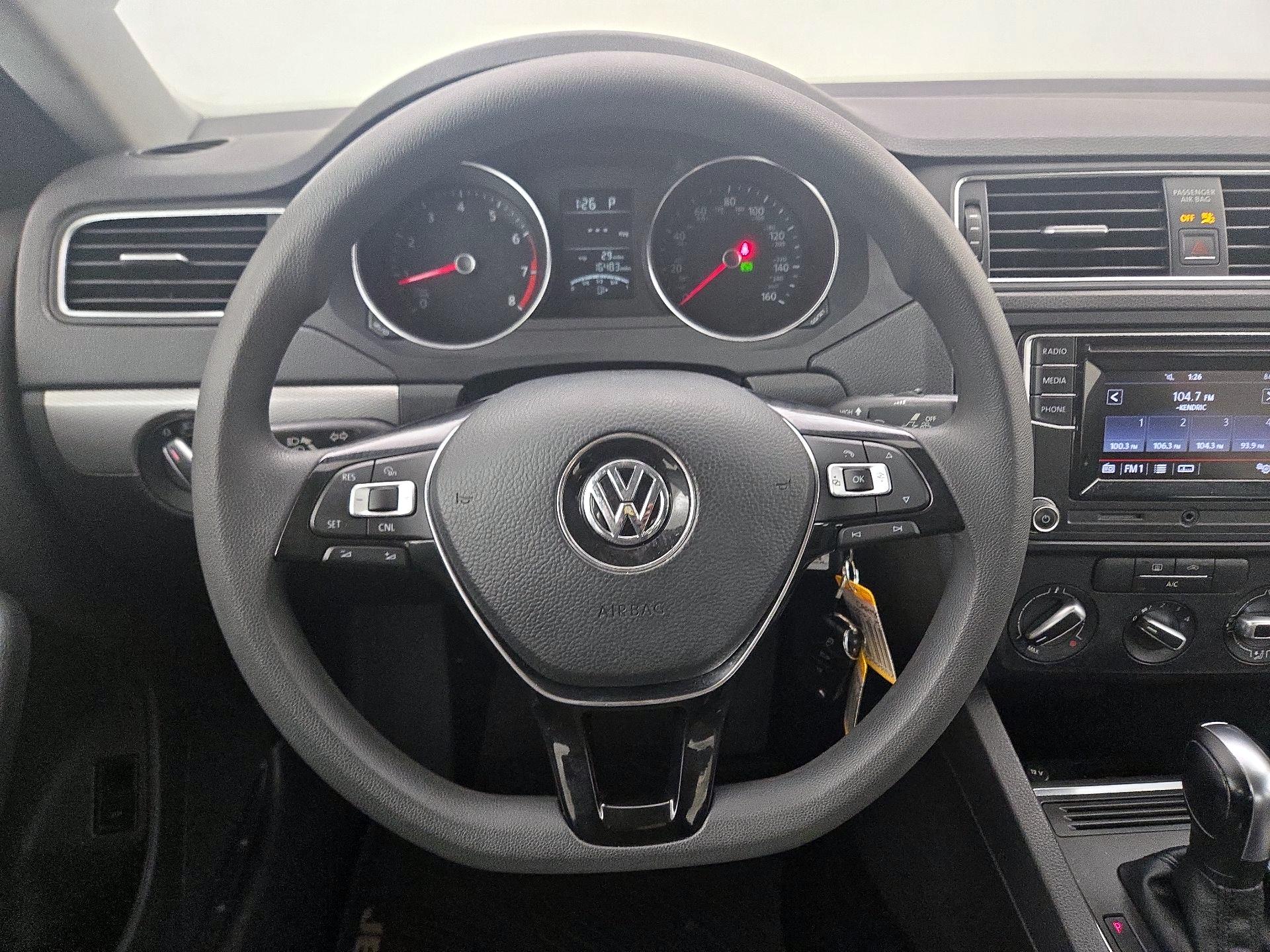 Thumbnail: 2018 Volkswagen Jetta - 10