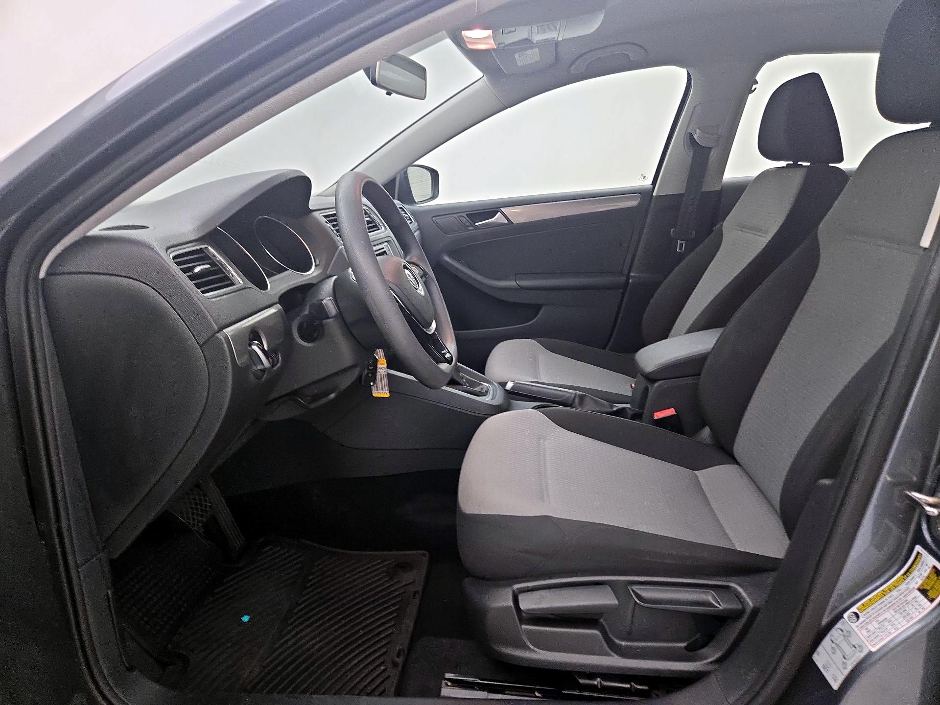 Thumbnail: 2018 Volkswagen Jetta - 11