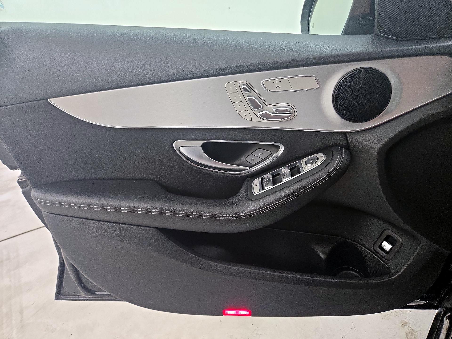 Thumbnail: 2018 Mercedes-Benz C-Class - 12