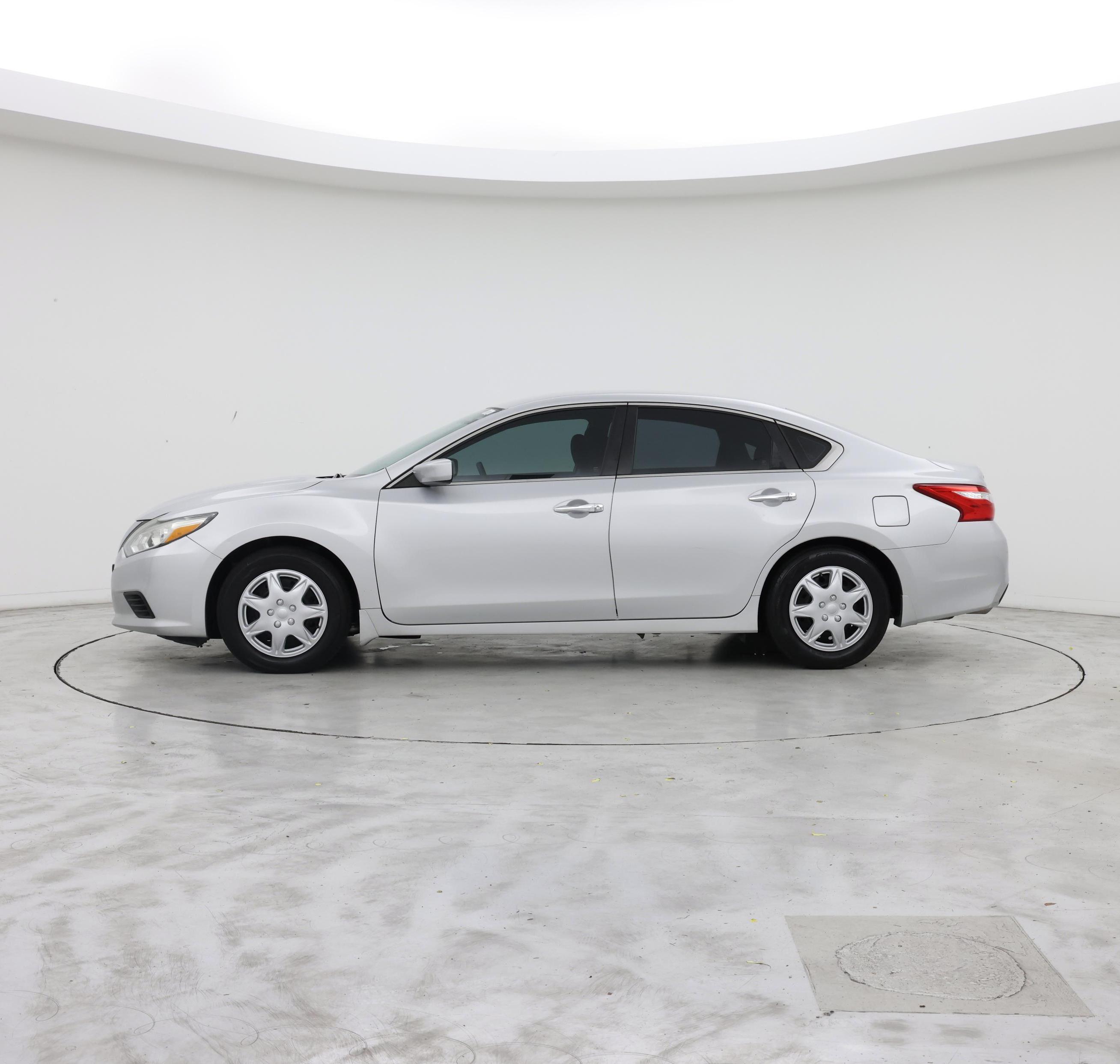 Thumbnail: 2017 Nissan Altima - 3