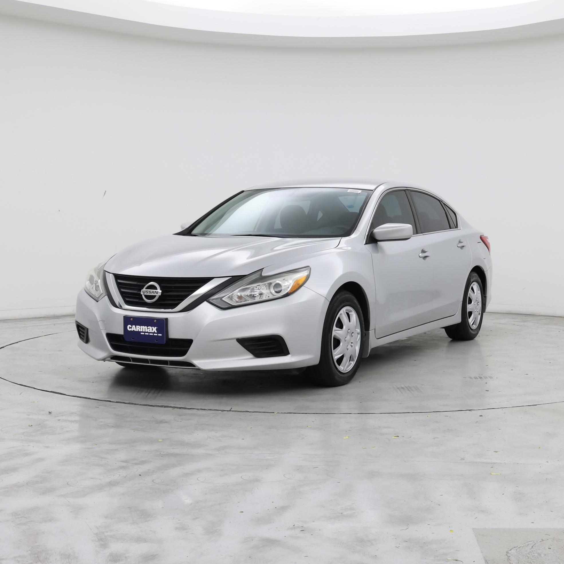 Thumbnail: 2017 Nissan Altima - 4