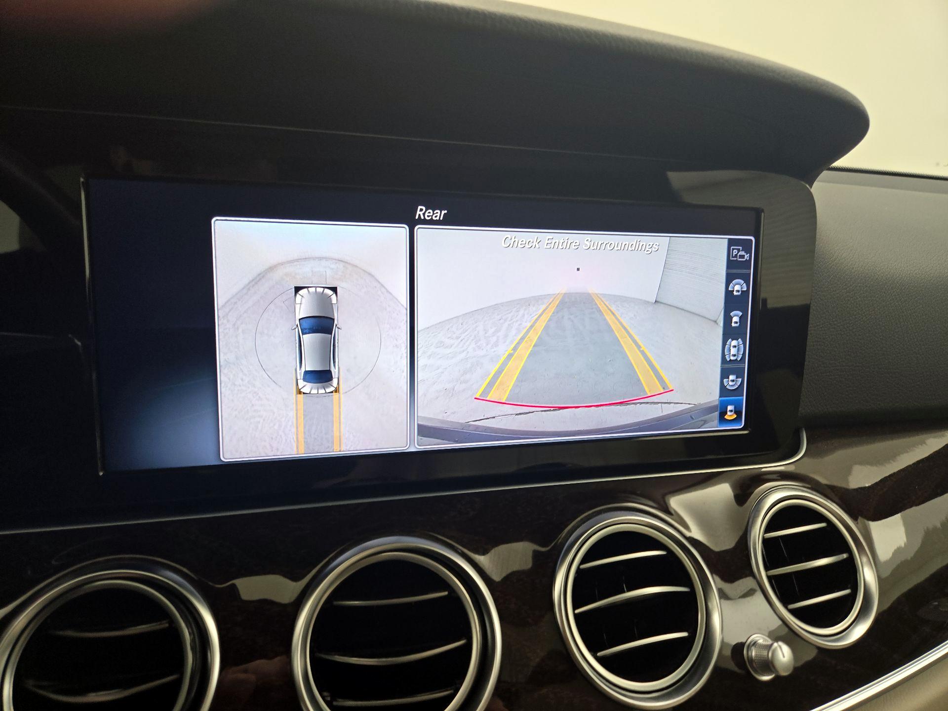 Thumbnail: 2019 Mercedes-Benz E-Class - 15
