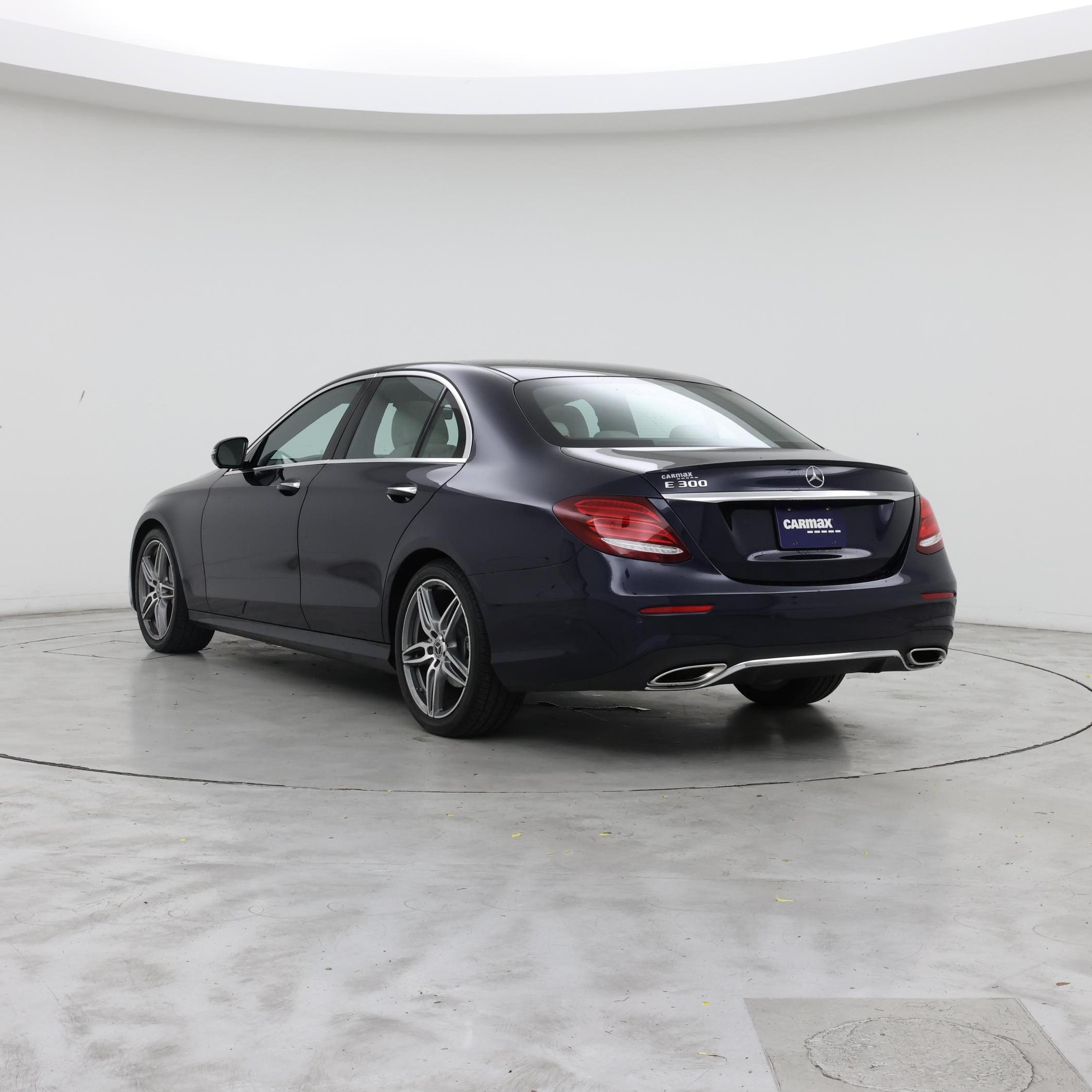 Thumbnail: 2019 Mercedes-Benz E-Class - 2