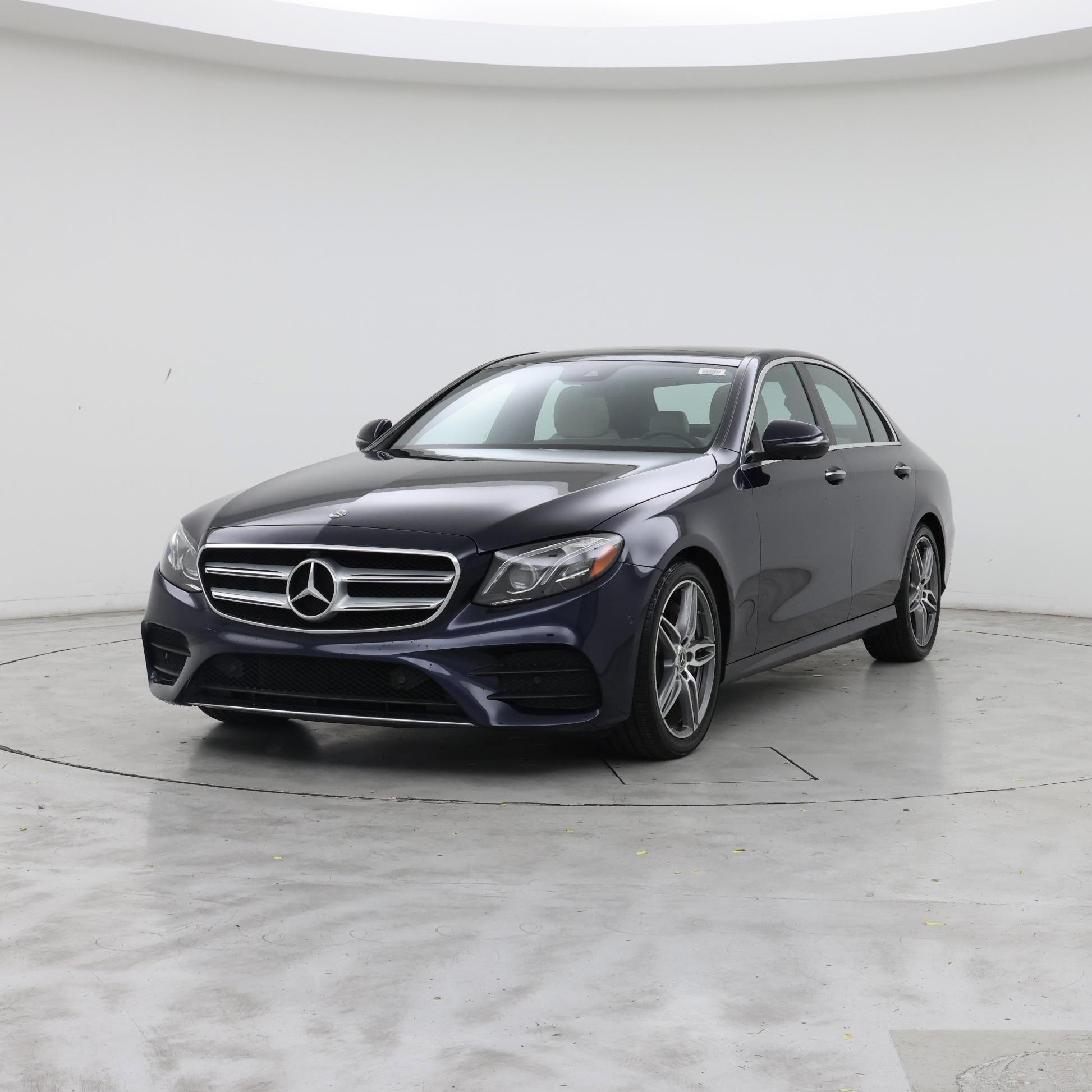 Thumbnail: 2019 Mercedes-Benz E-Class - 4