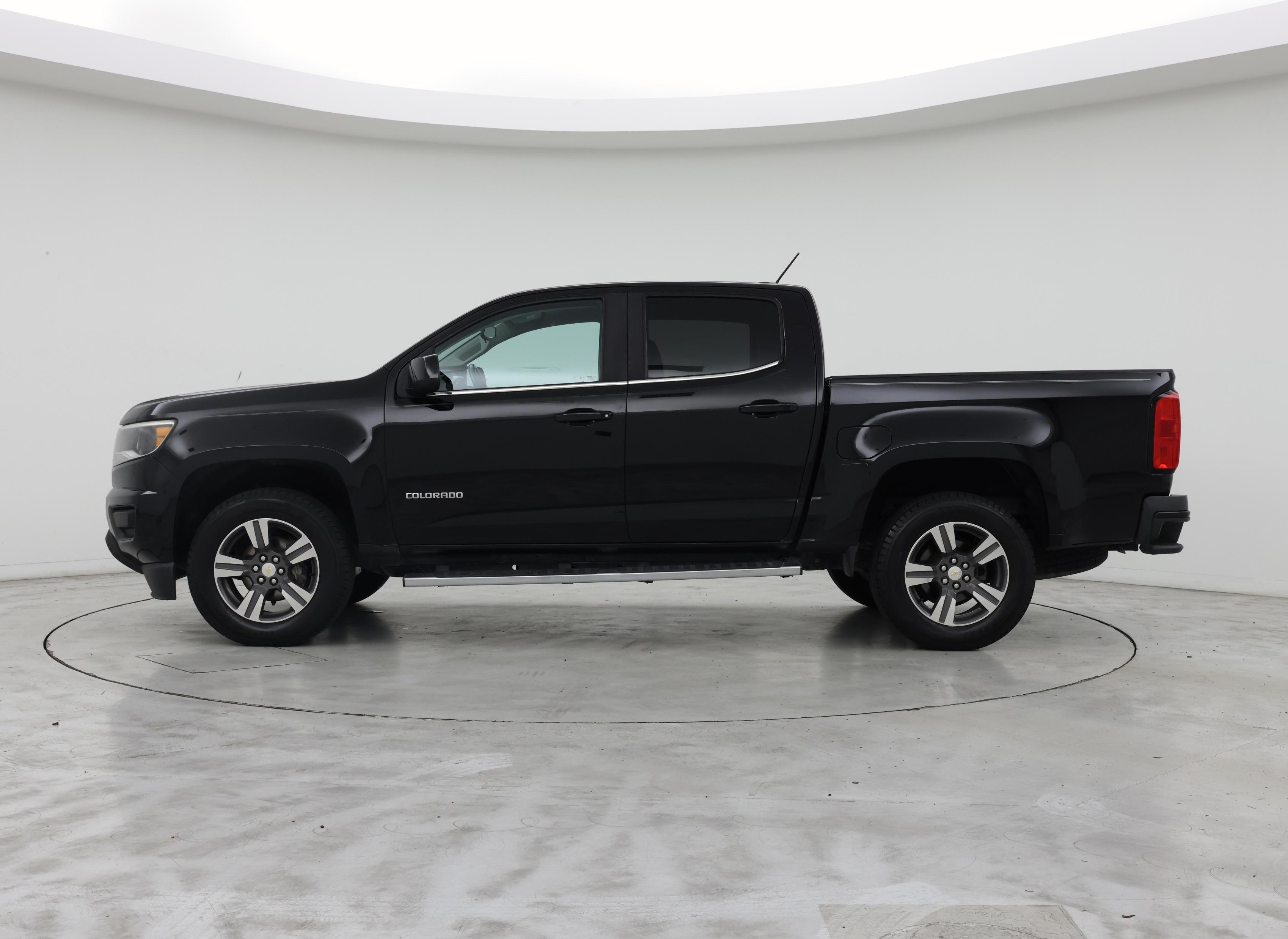 Thumbnail: 2017 Chevrolet Colorado - 3