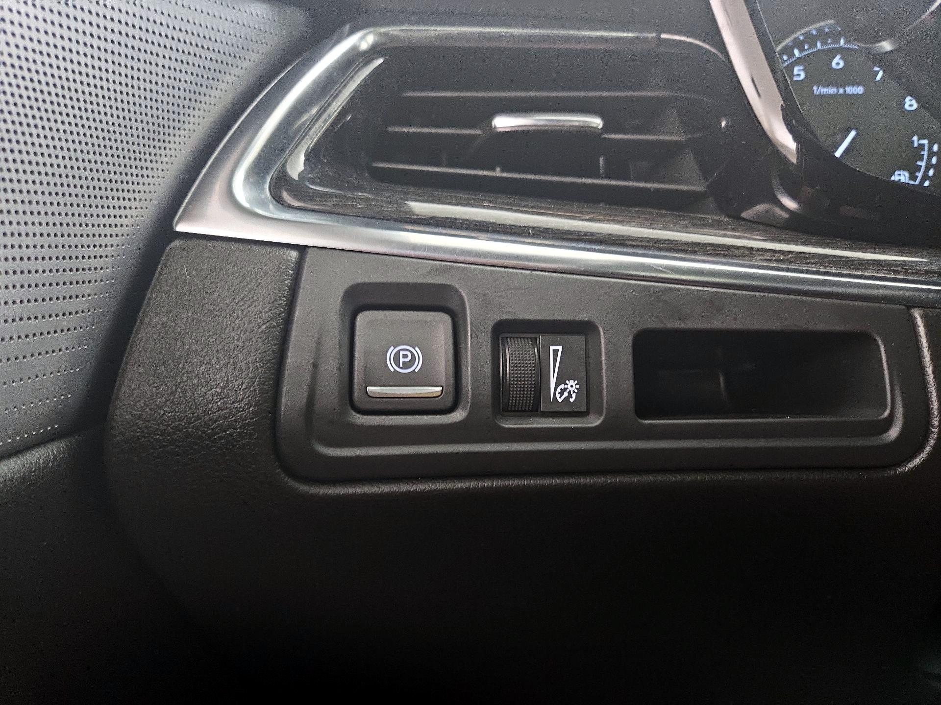 Thumbnail: 2021 Cadillac XT5 - 13