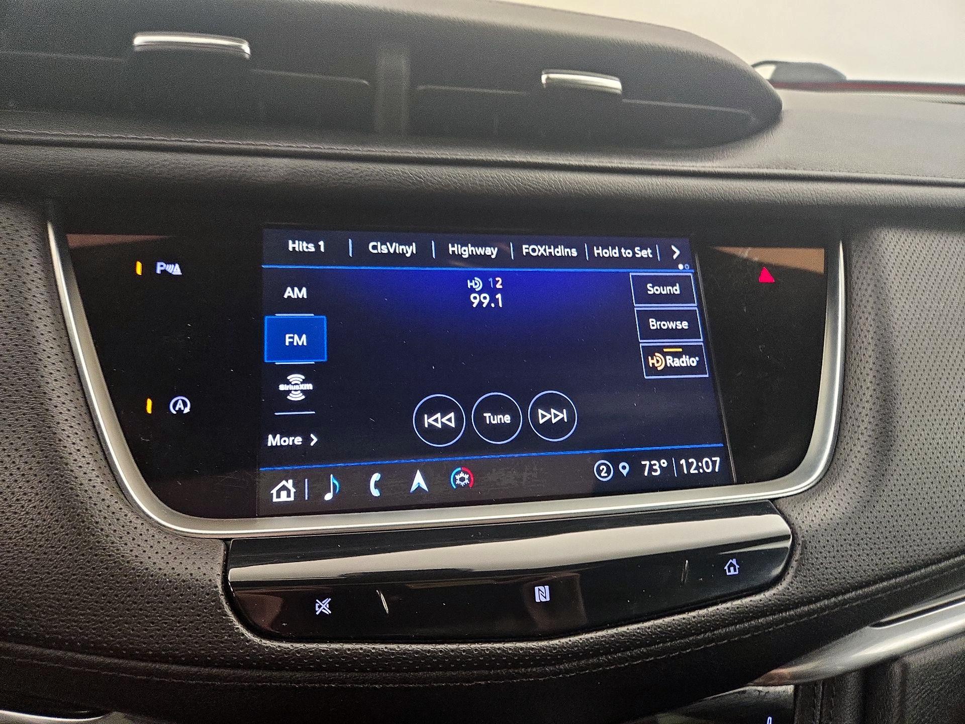 Thumbnail: 2021 Cadillac XT5 - 16