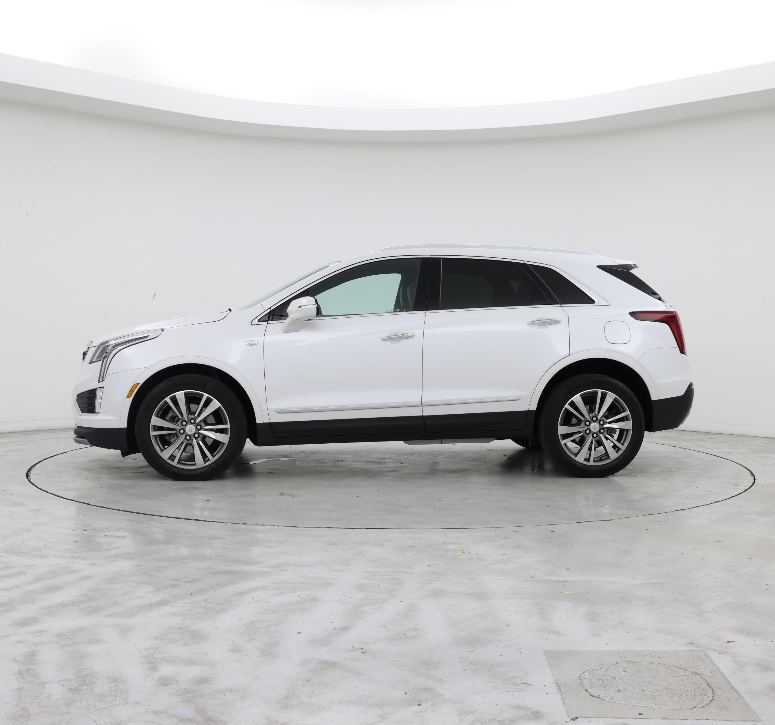 Thumbnail: 2021 Cadillac XT5 - 3