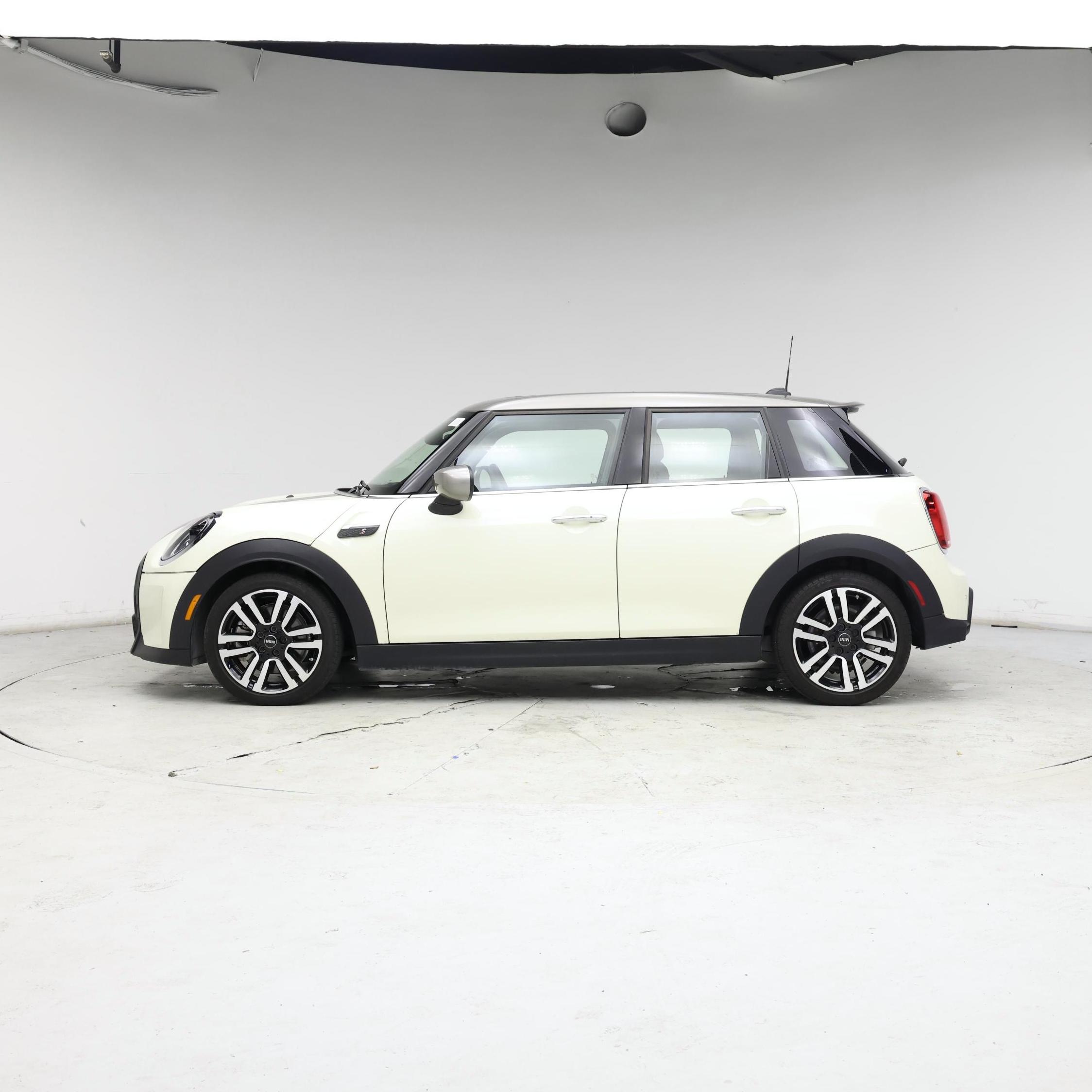 Thumbnail: 2023 MINI Cooper Hardtop - 3