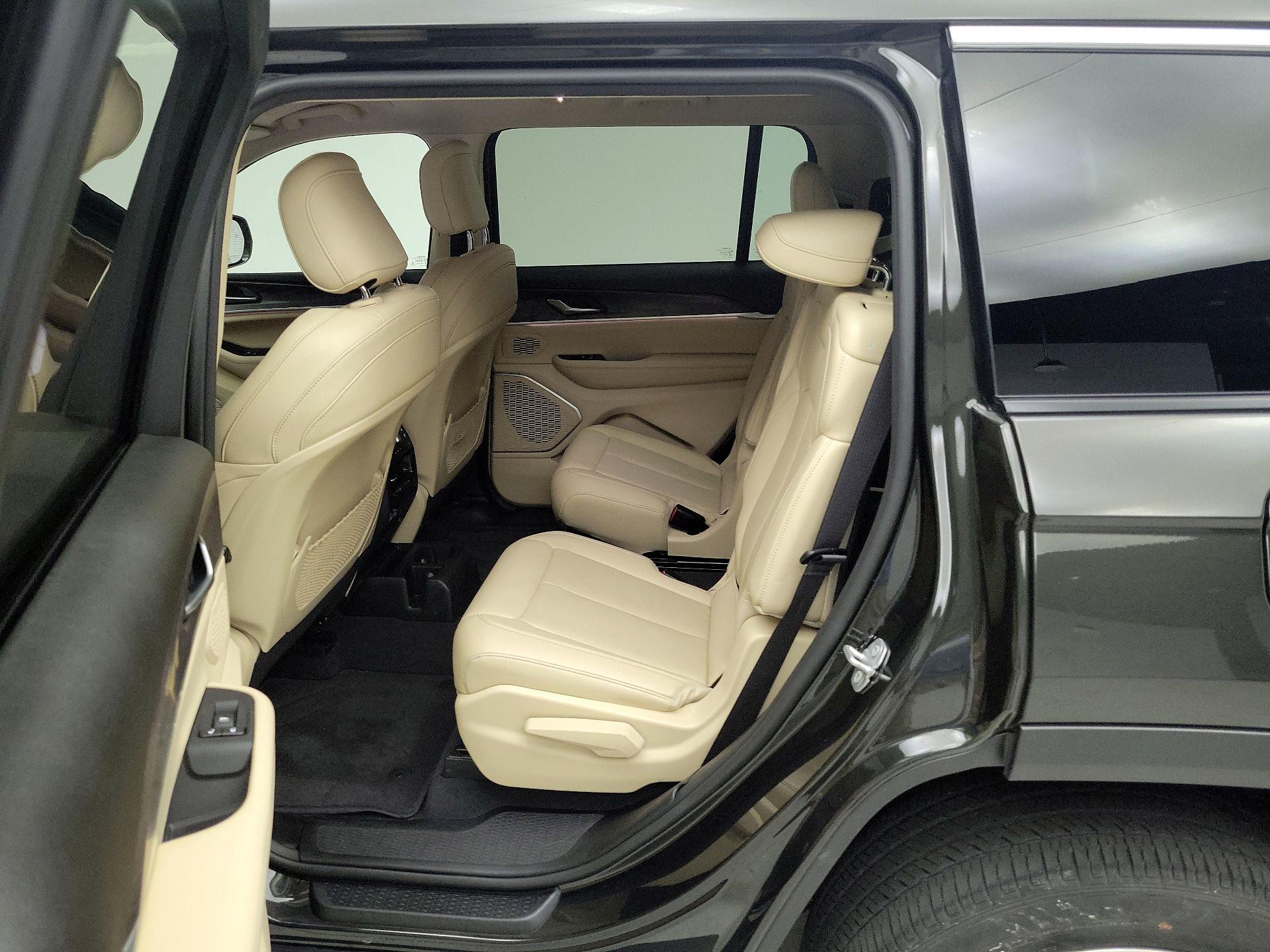 Thumbnail: 2022 Jeep Grand Cherokee L - 20