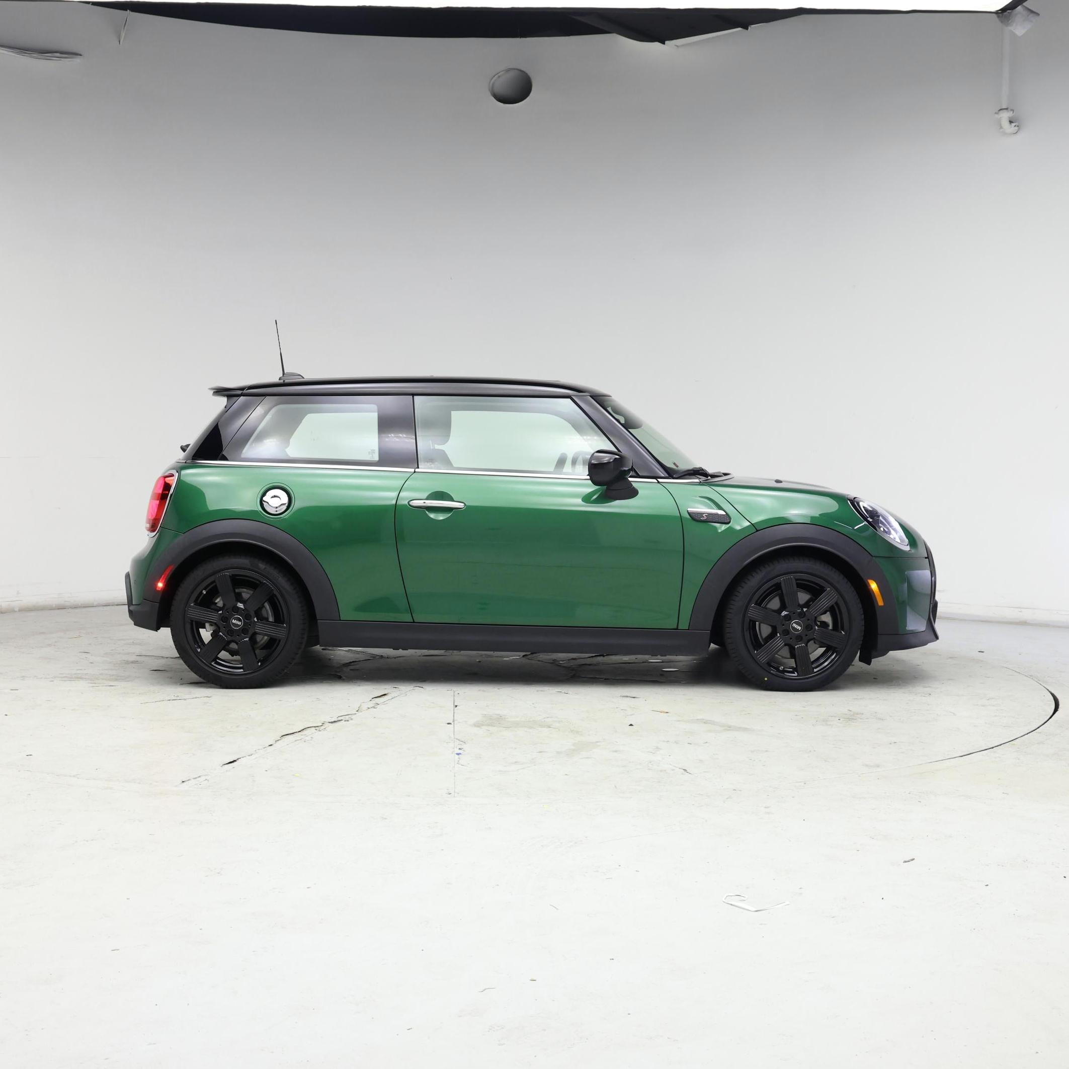 Thumbnail: 2022 MINI Cooper Hardtop - 7