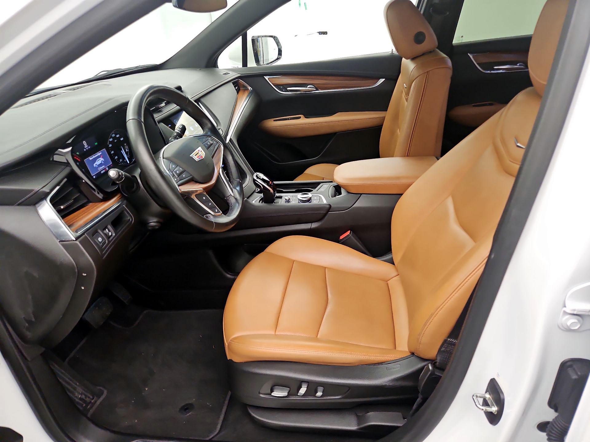Thumbnail: 2022 Cadillac XT5 - 11