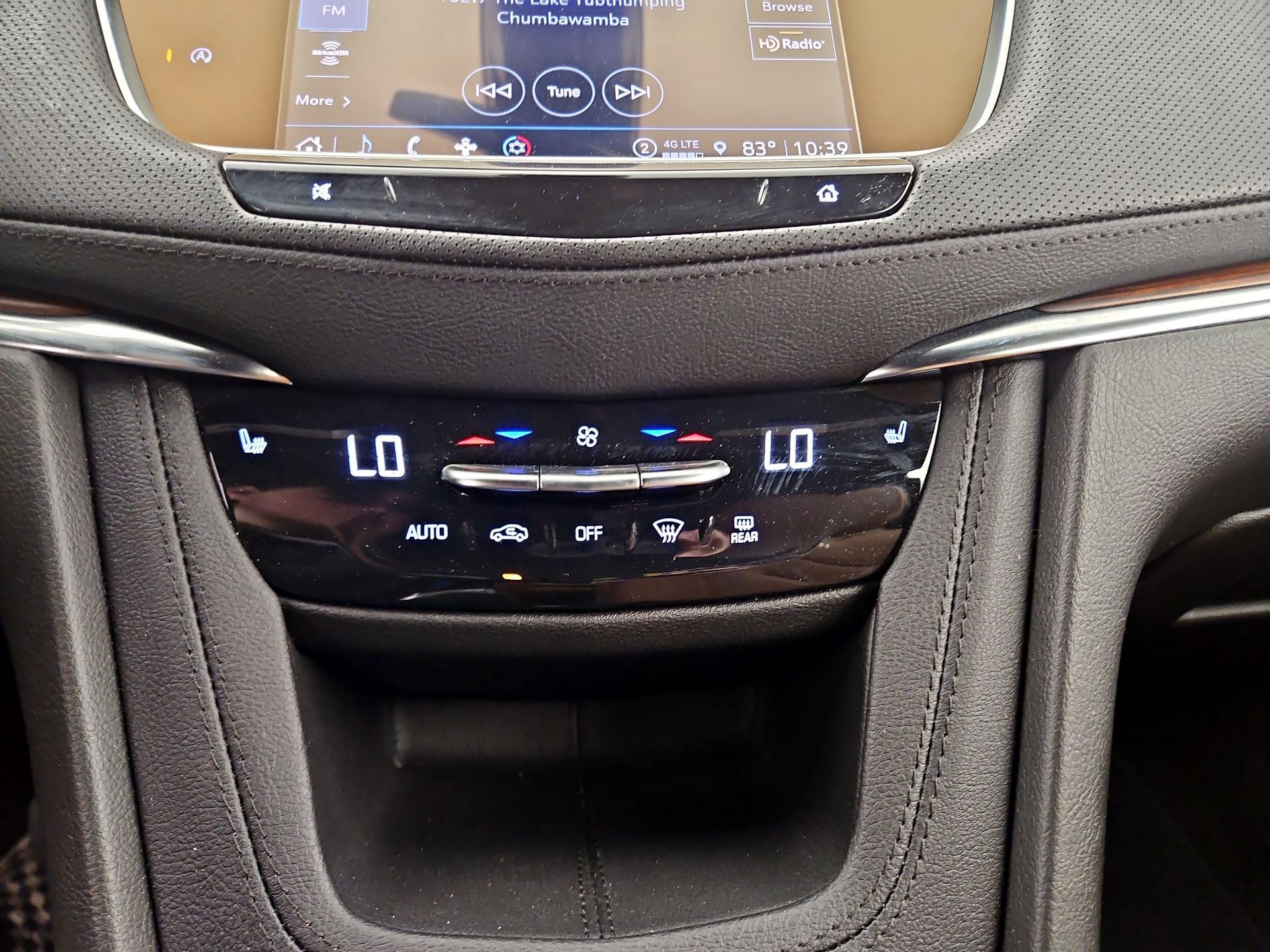 Thumbnail: 2022 Cadillac XT5 - 17