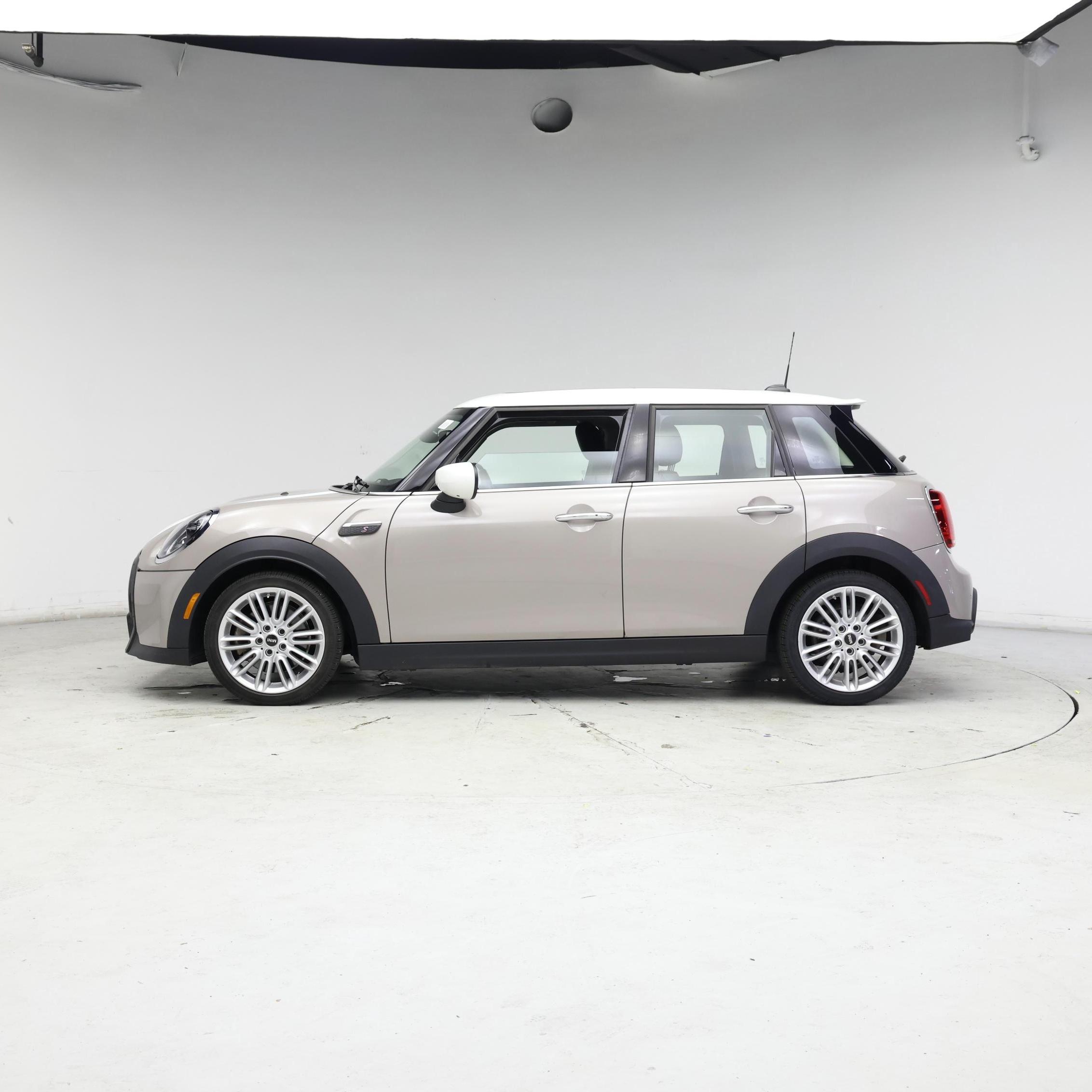Thumbnail: 2023 MINI Cooper Hardtop - 3