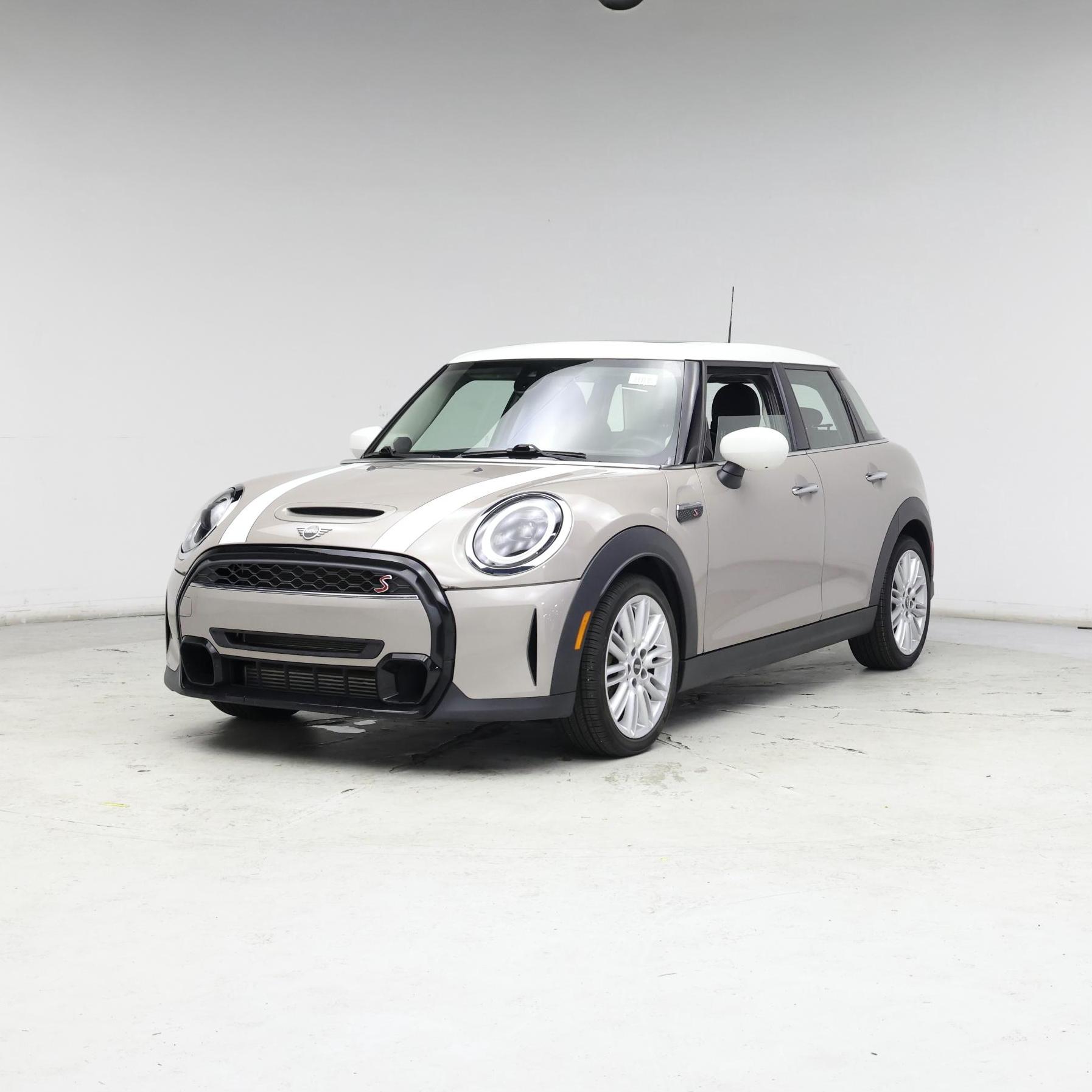 Thumbnail: 2023 MINI Cooper Hardtop - 4
