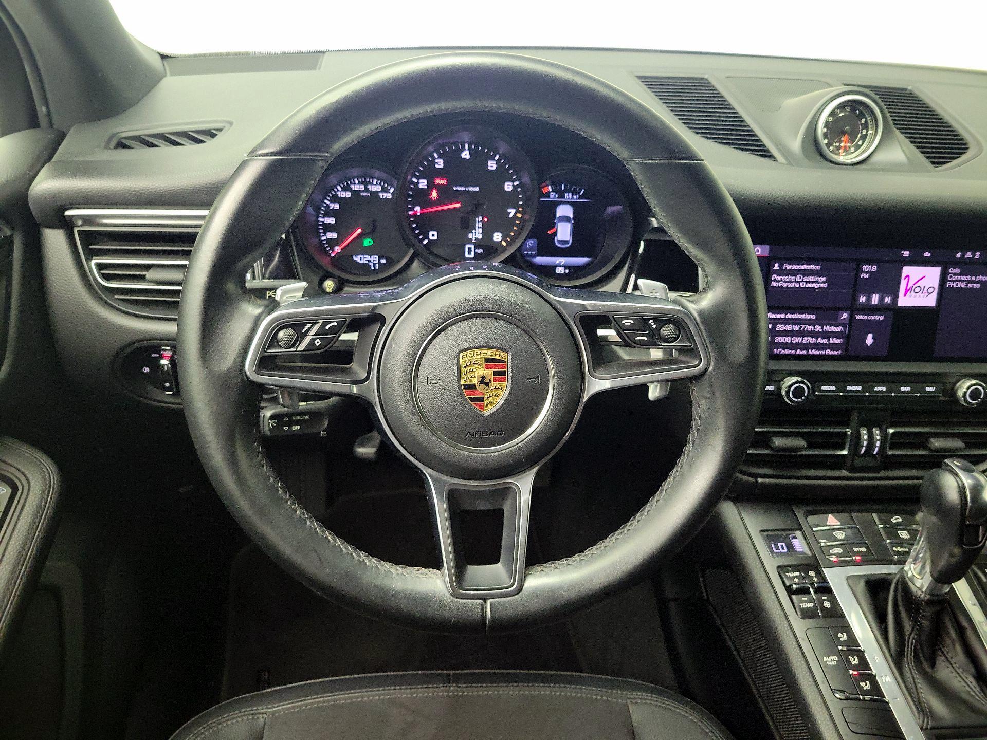 Thumbnail: 2020 Porsche Macan - 10