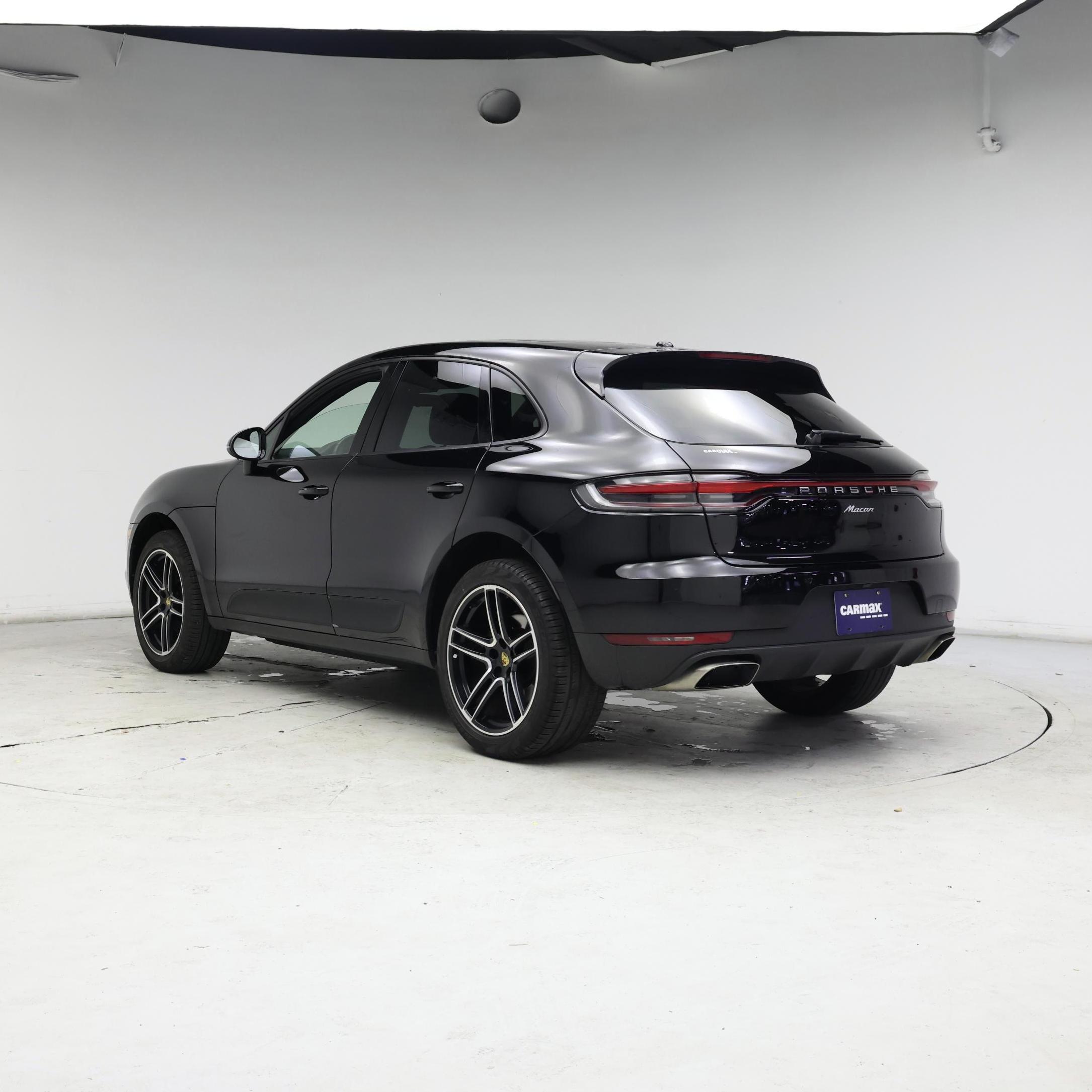 Thumbnail: 2020 Porsche Macan - 2
