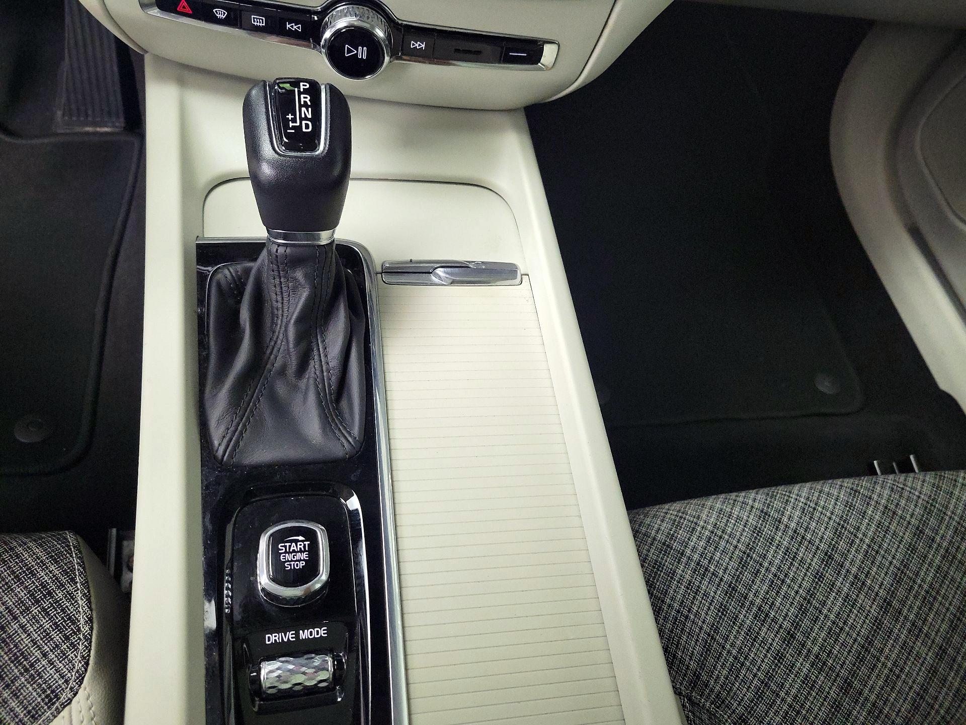 Thumbnail: 2021 Volvo S60 - 17