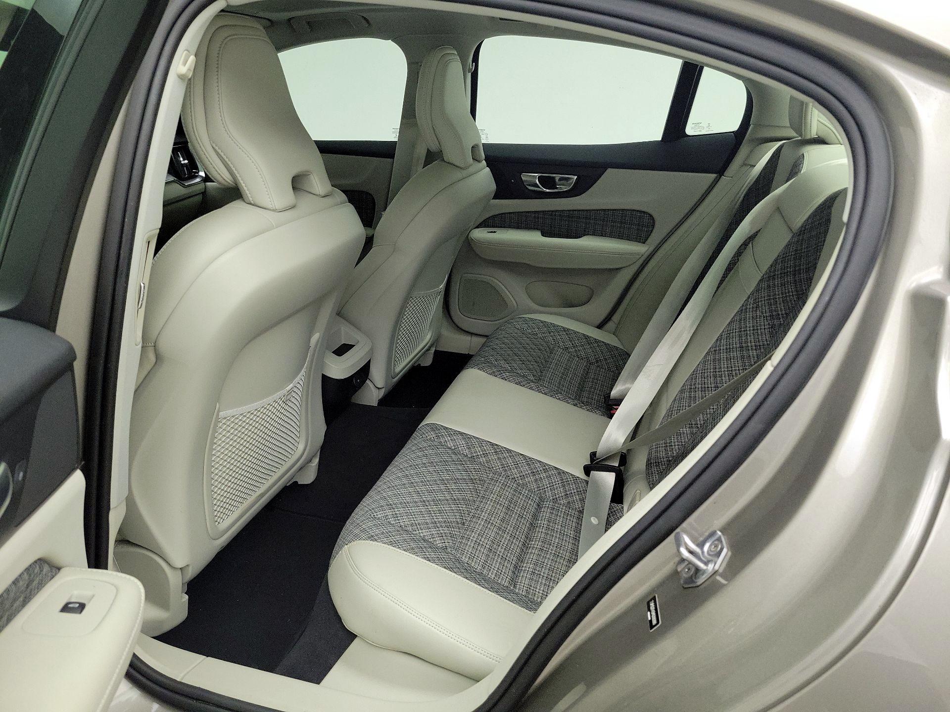Thumbnail: 2021 Volvo S60 - 18