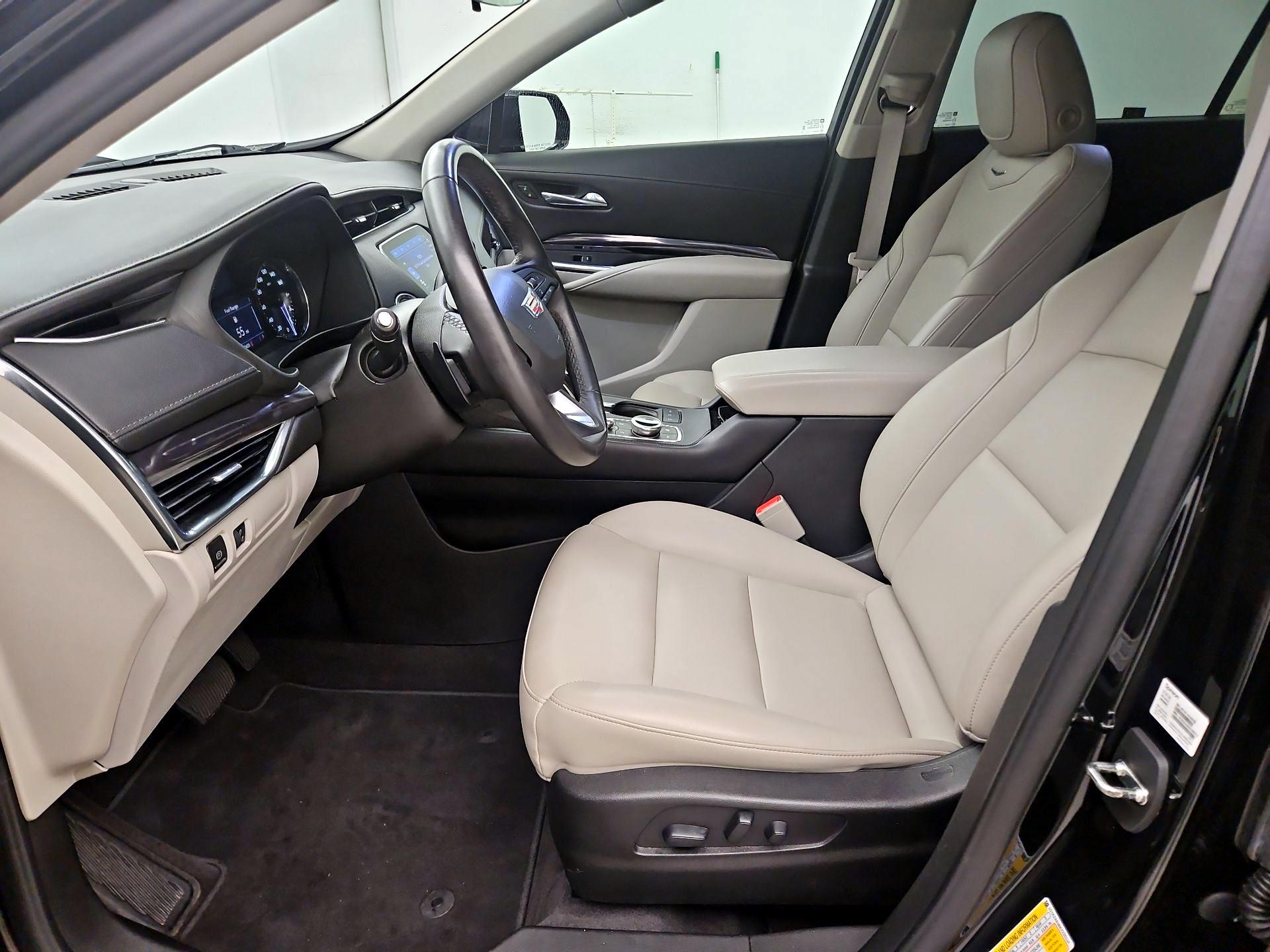 Thumbnail: 2019 Cadillac XT4 - 11