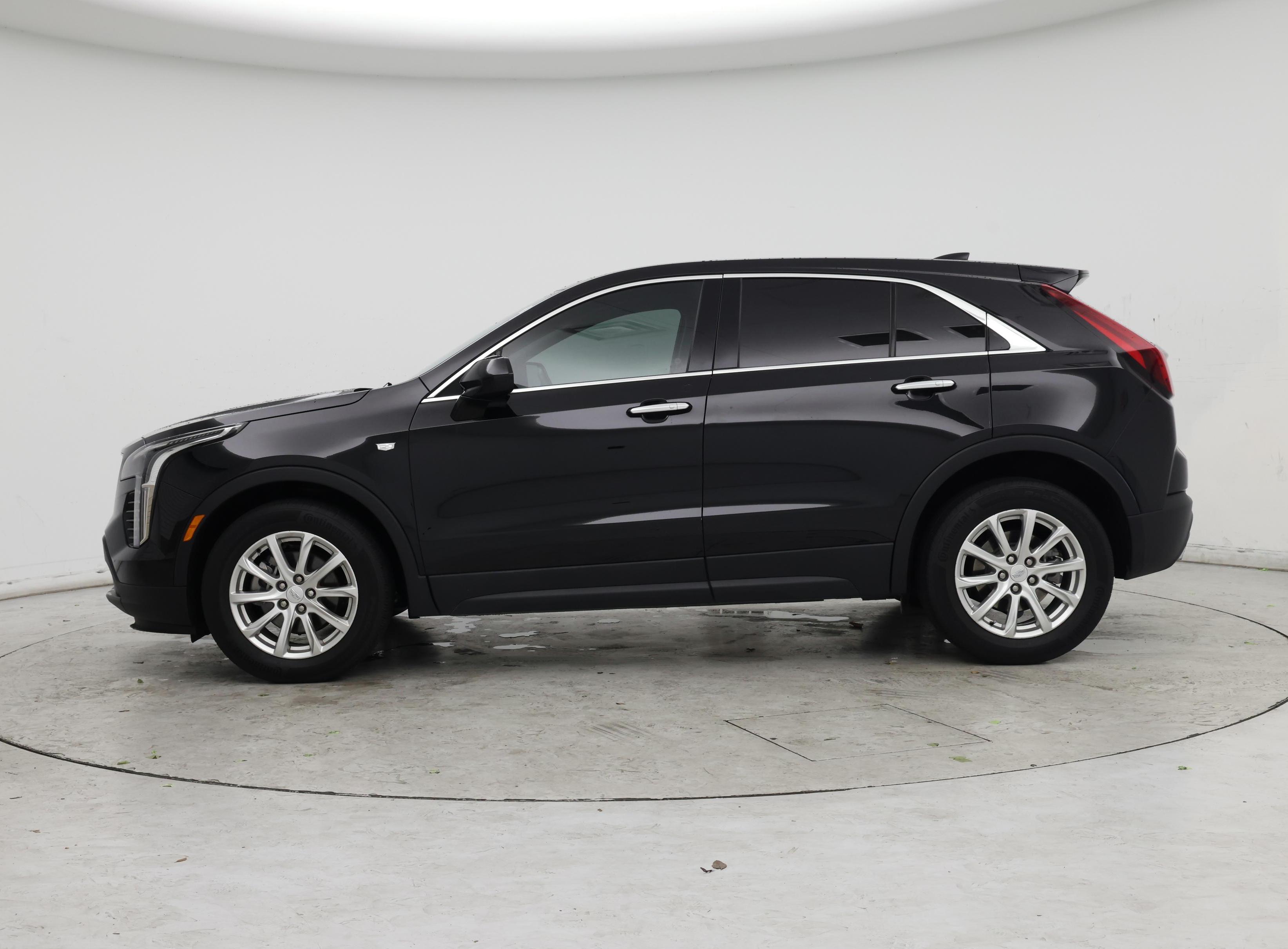 Thumbnail: 2019 Cadillac XT4 - 3