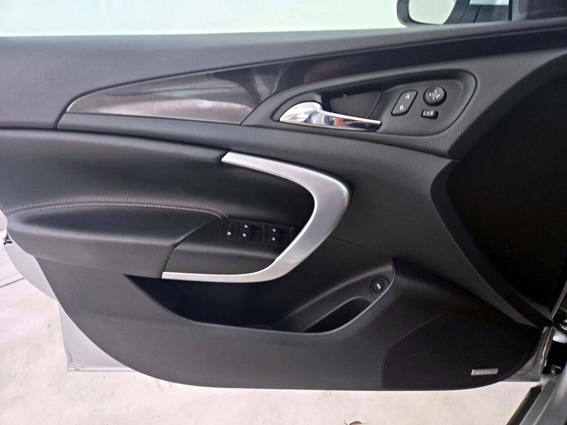 Thumbnail: 2017 Buick Regal - 12