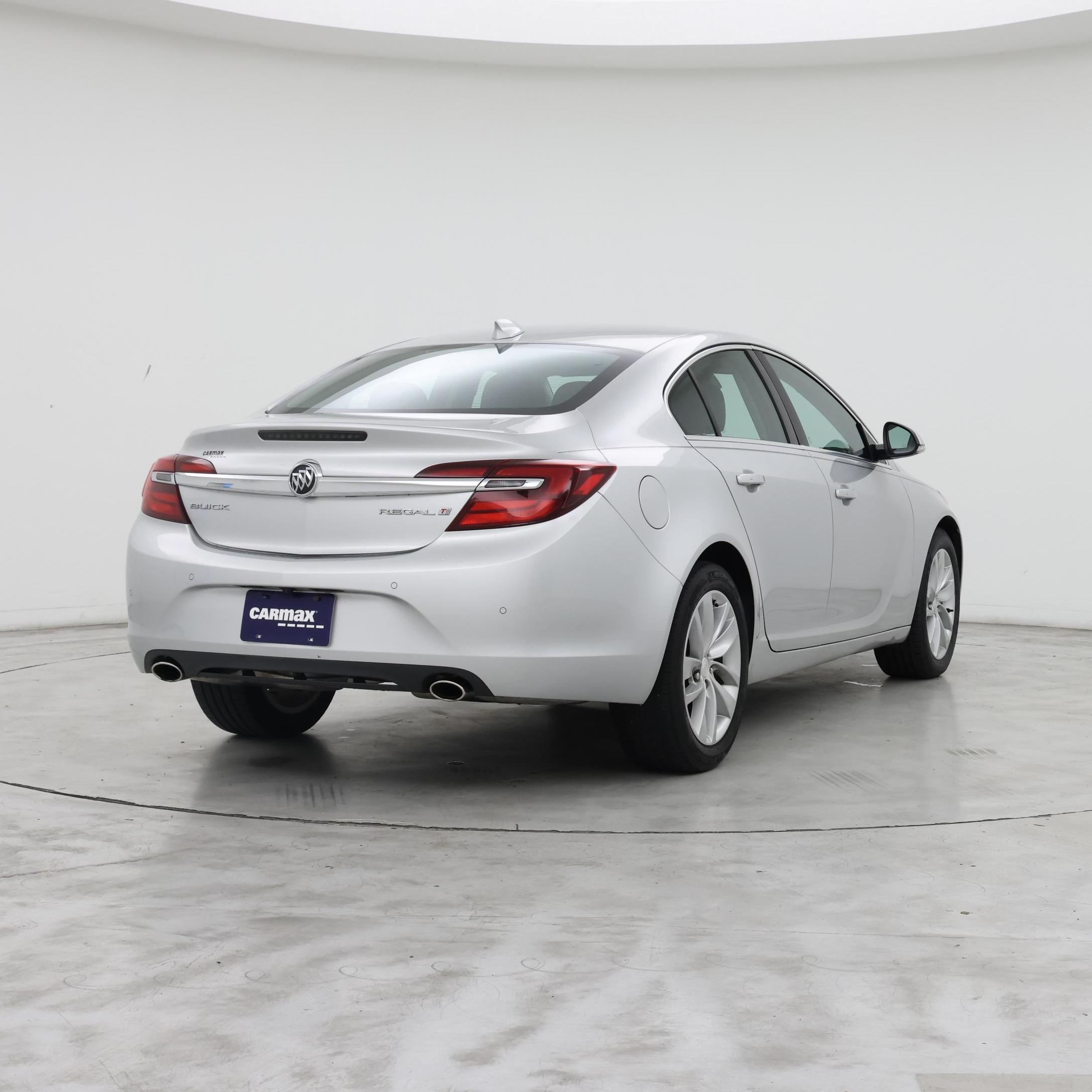 Thumbnail: 2017 Buick Regal - 8