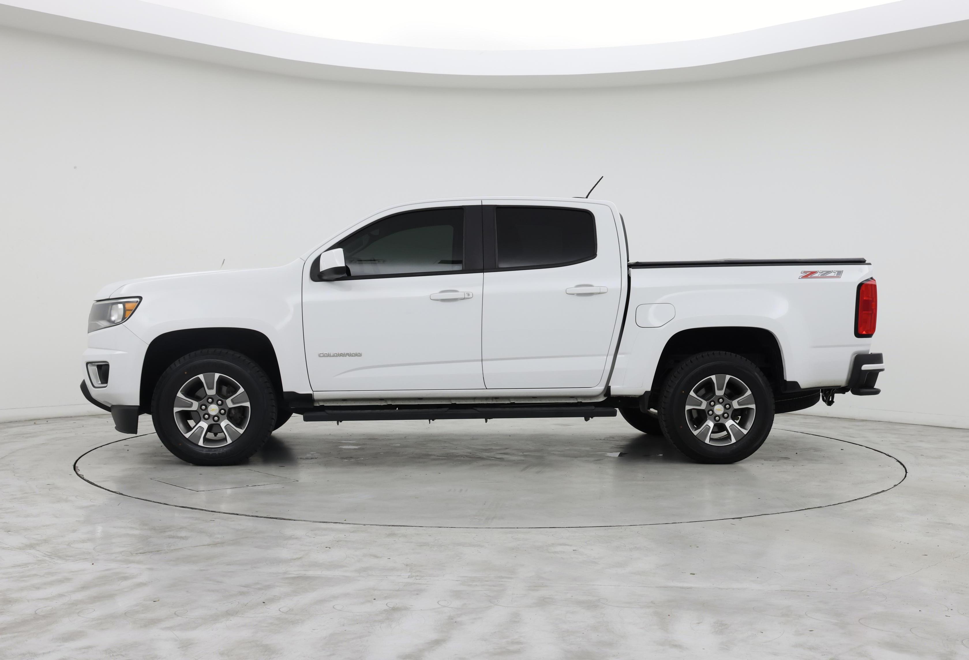 Thumbnail: 2019 Chevrolet Colorado - 3