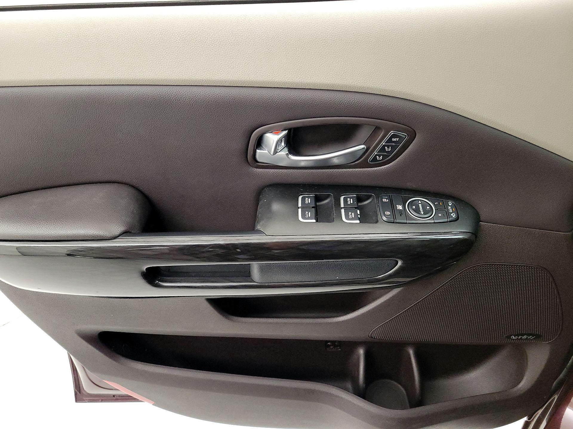 Thumbnail: 2015 Kia Sedona - 12