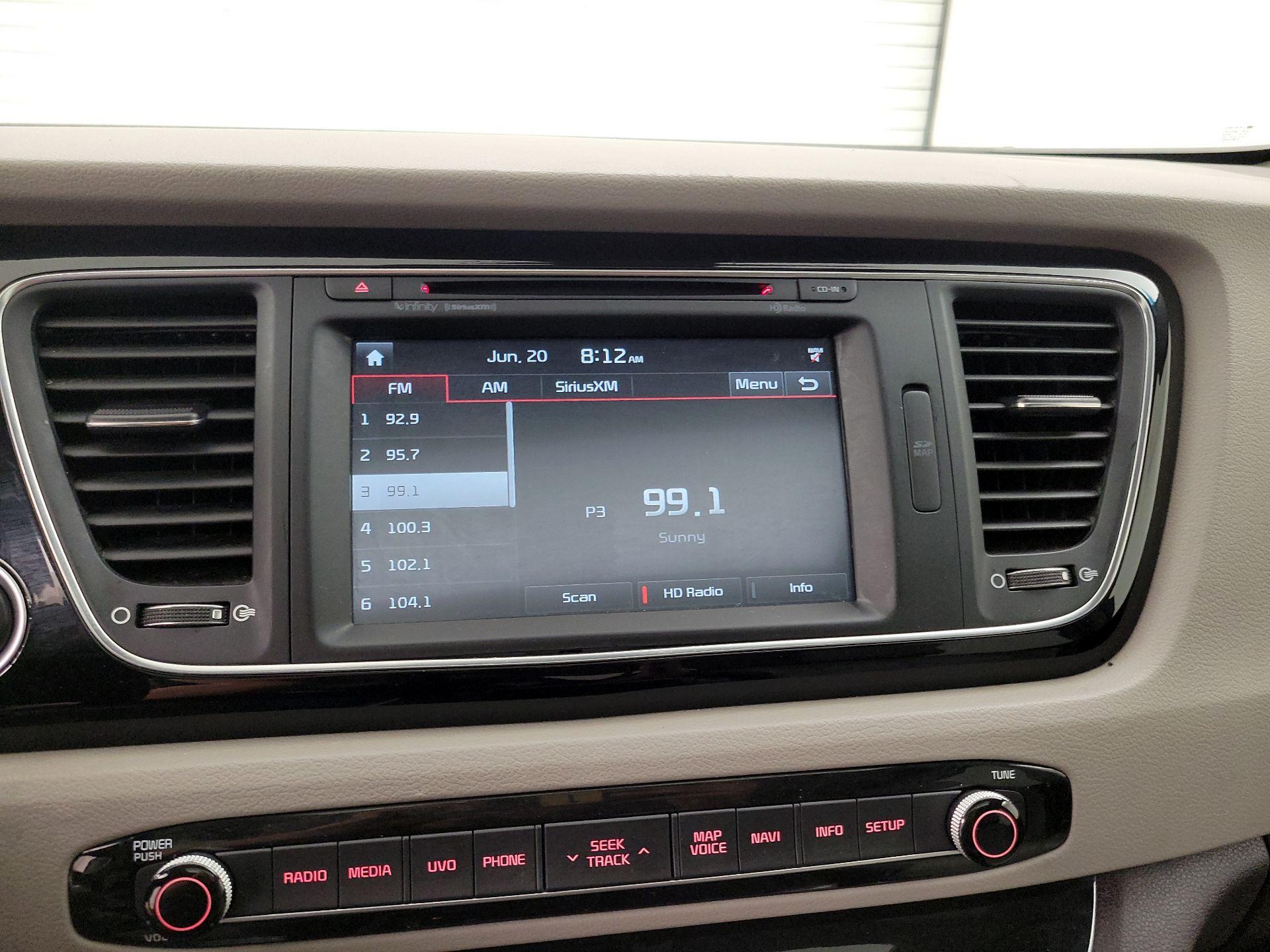Thumbnail: 2015 Kia Sedona - 16