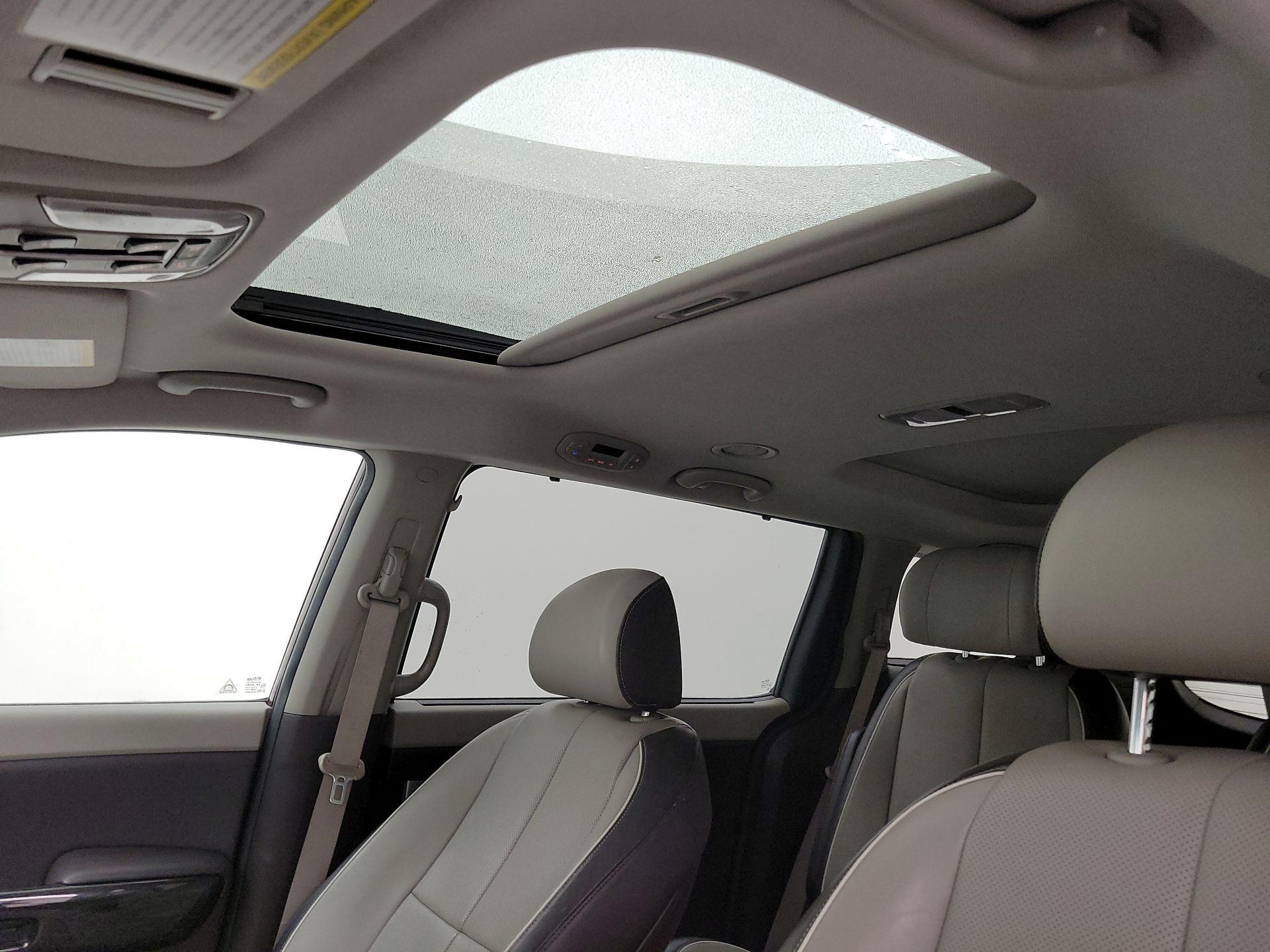 Thumbnail: 2015 Kia Sedona - 20