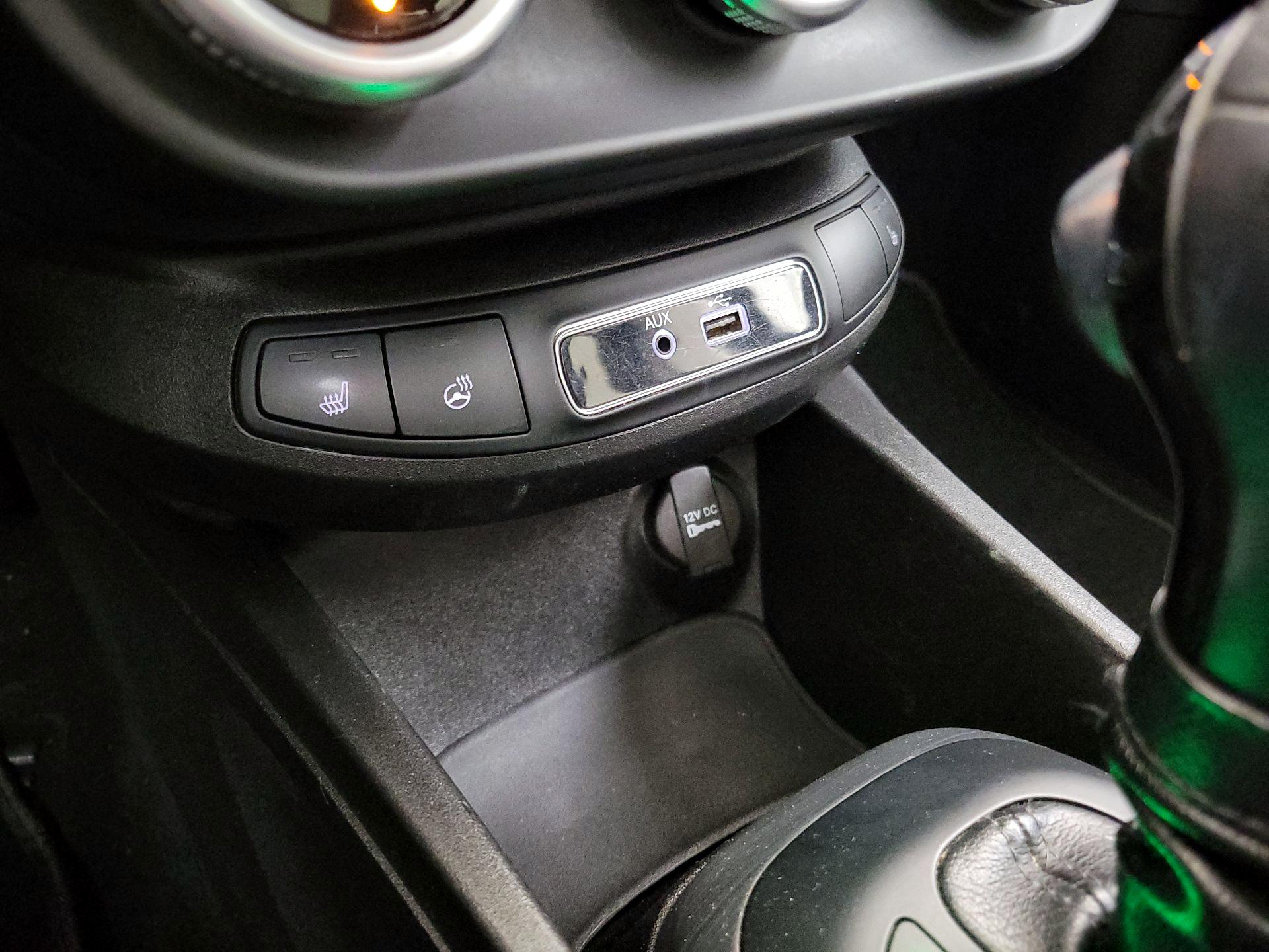Thumbnail: 2016 Fiat 500X - 19
