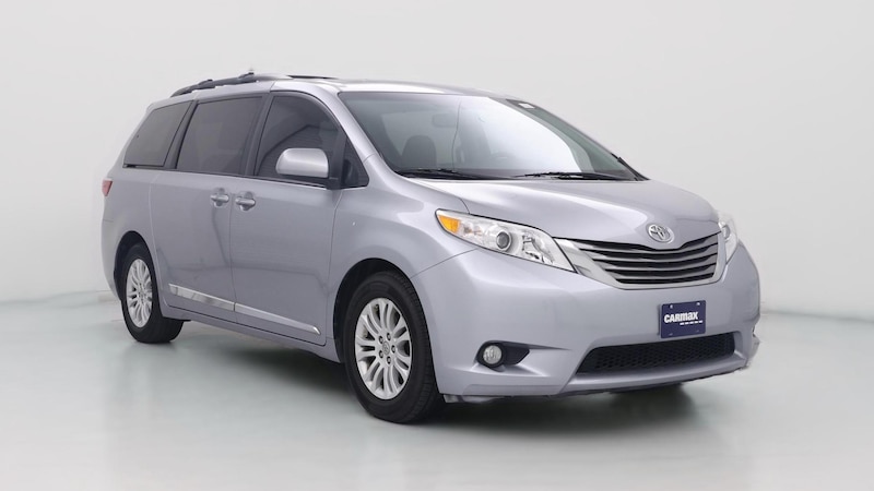 2017 Toyota Sienna XLE Premium Hero Image