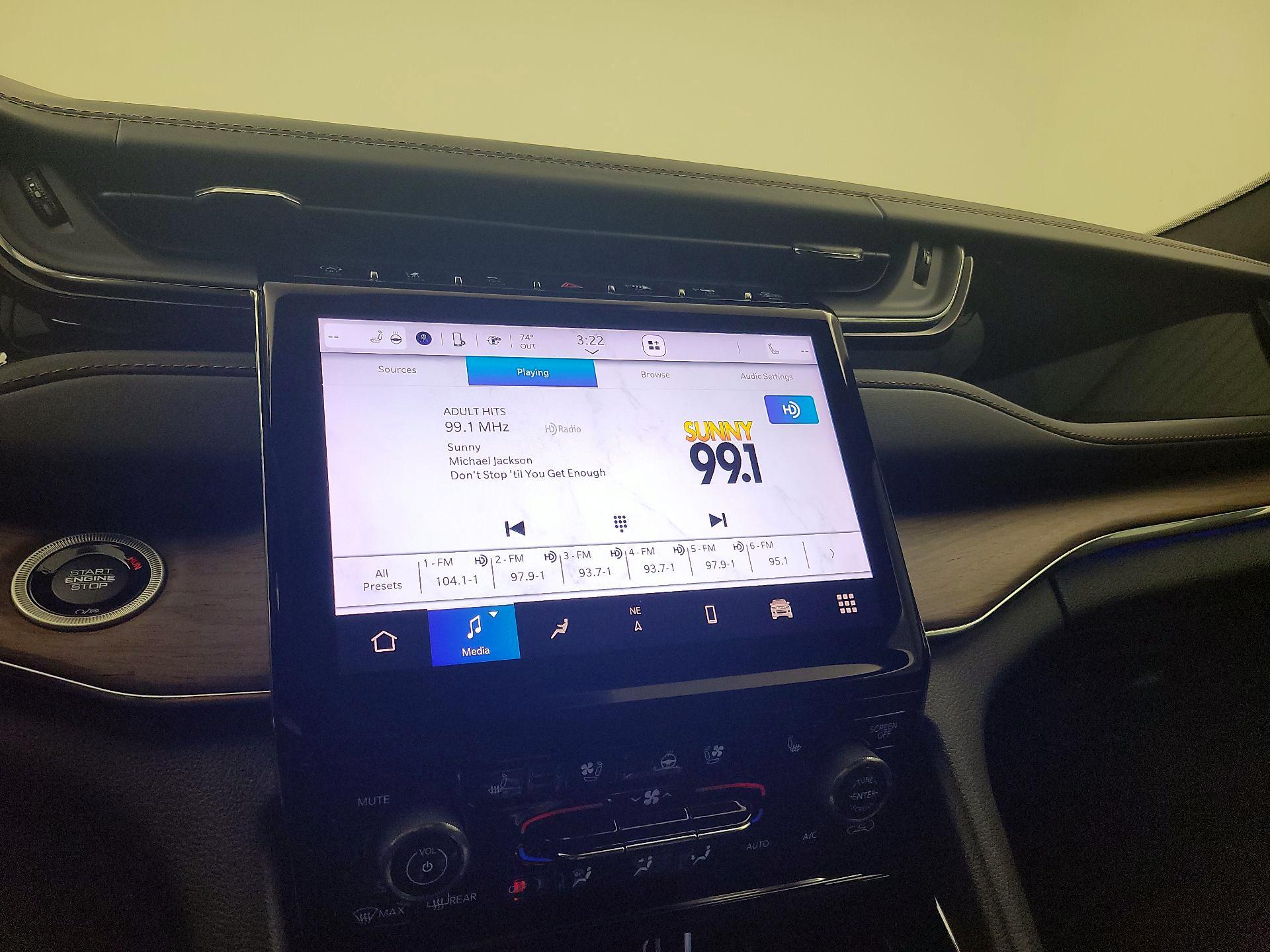 Thumbnail: 2023 Jeep Grand Cherokee - 16