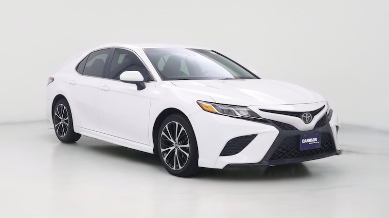 2018 Toyota Camry SE Hero Image