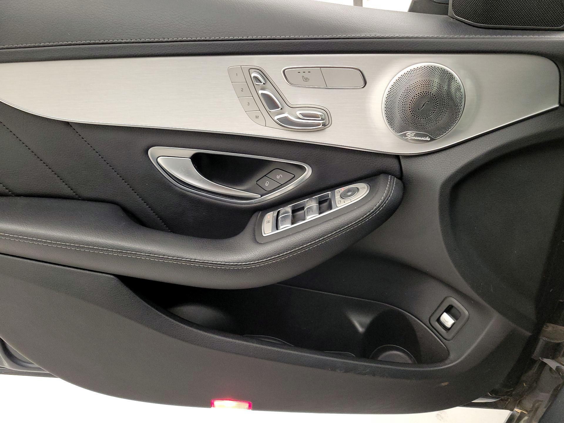 Thumbnail: 2015 Mercedes-Benz C-Class - 12