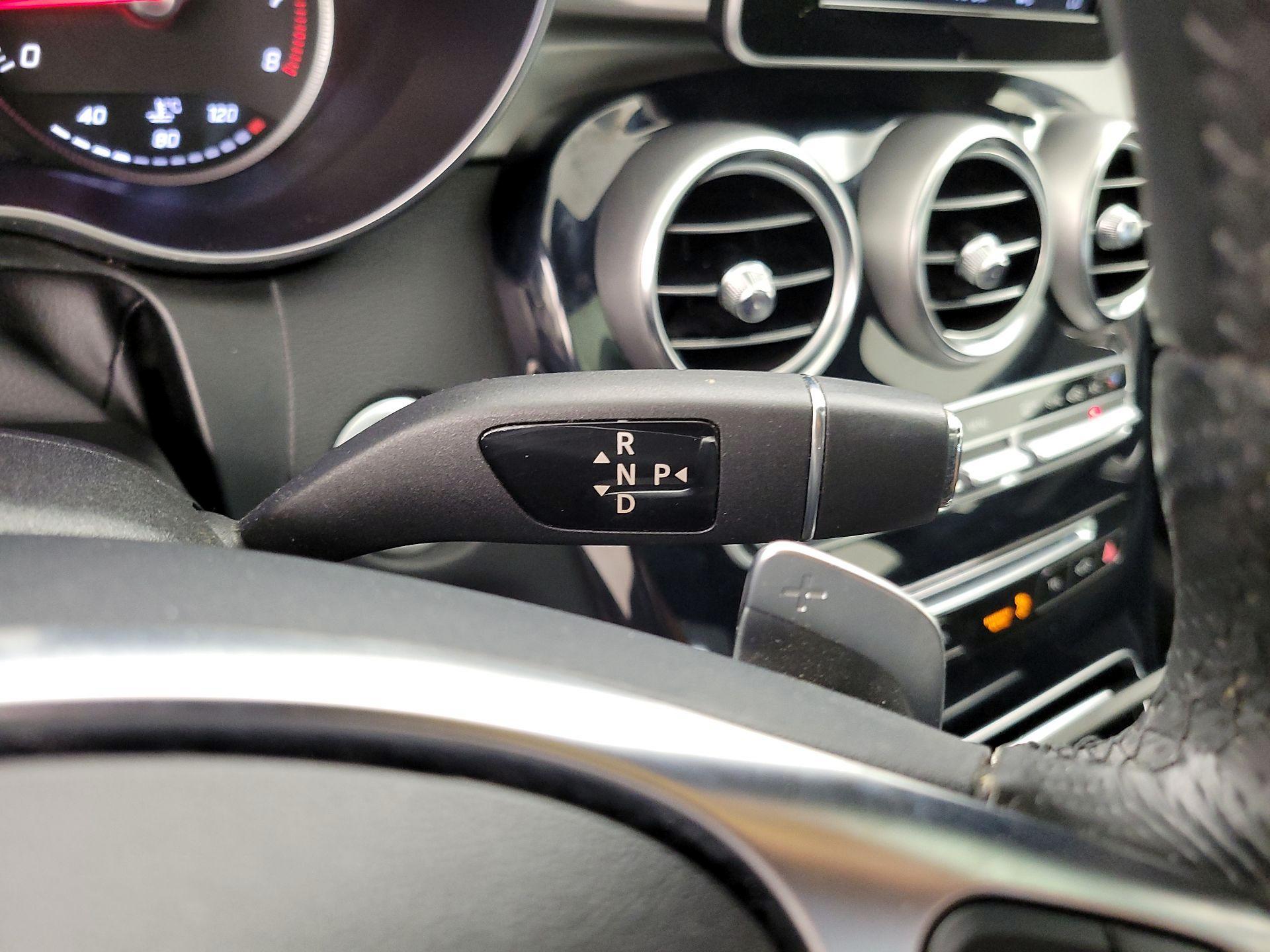 Thumbnail: 2015 Mercedes-Benz C-Class - 18