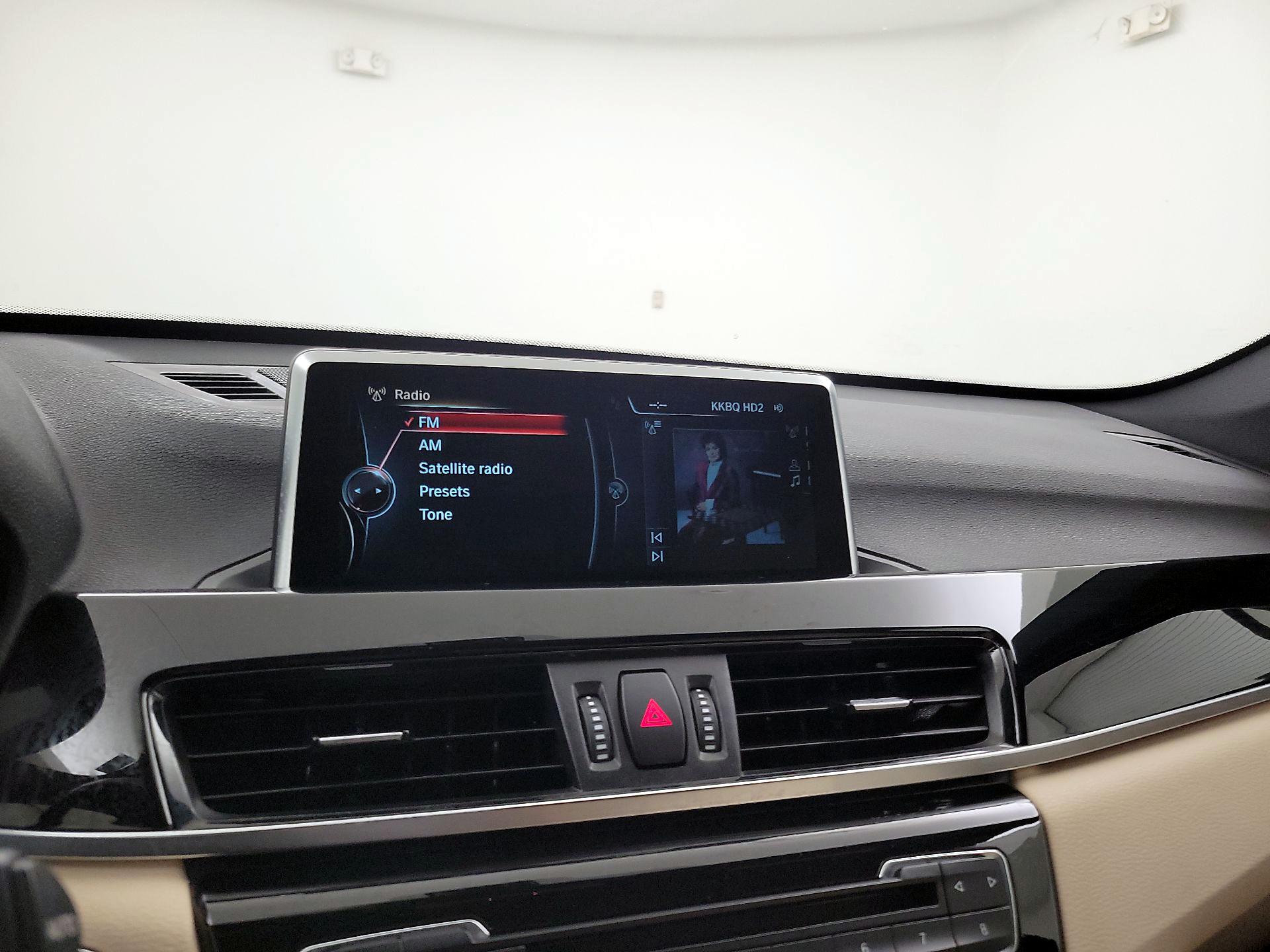 Thumbnail: 2016 BMW X1 - 16