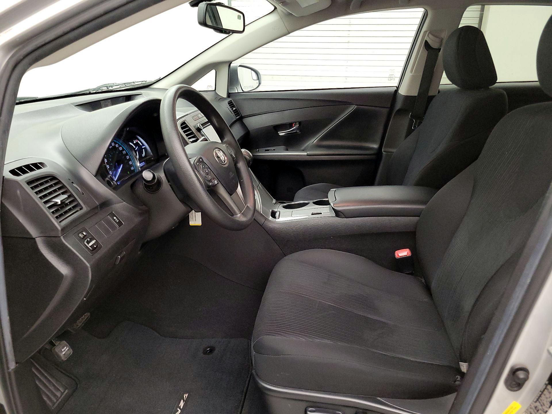 Thumbnail: 2013 Toyota Venza - 11