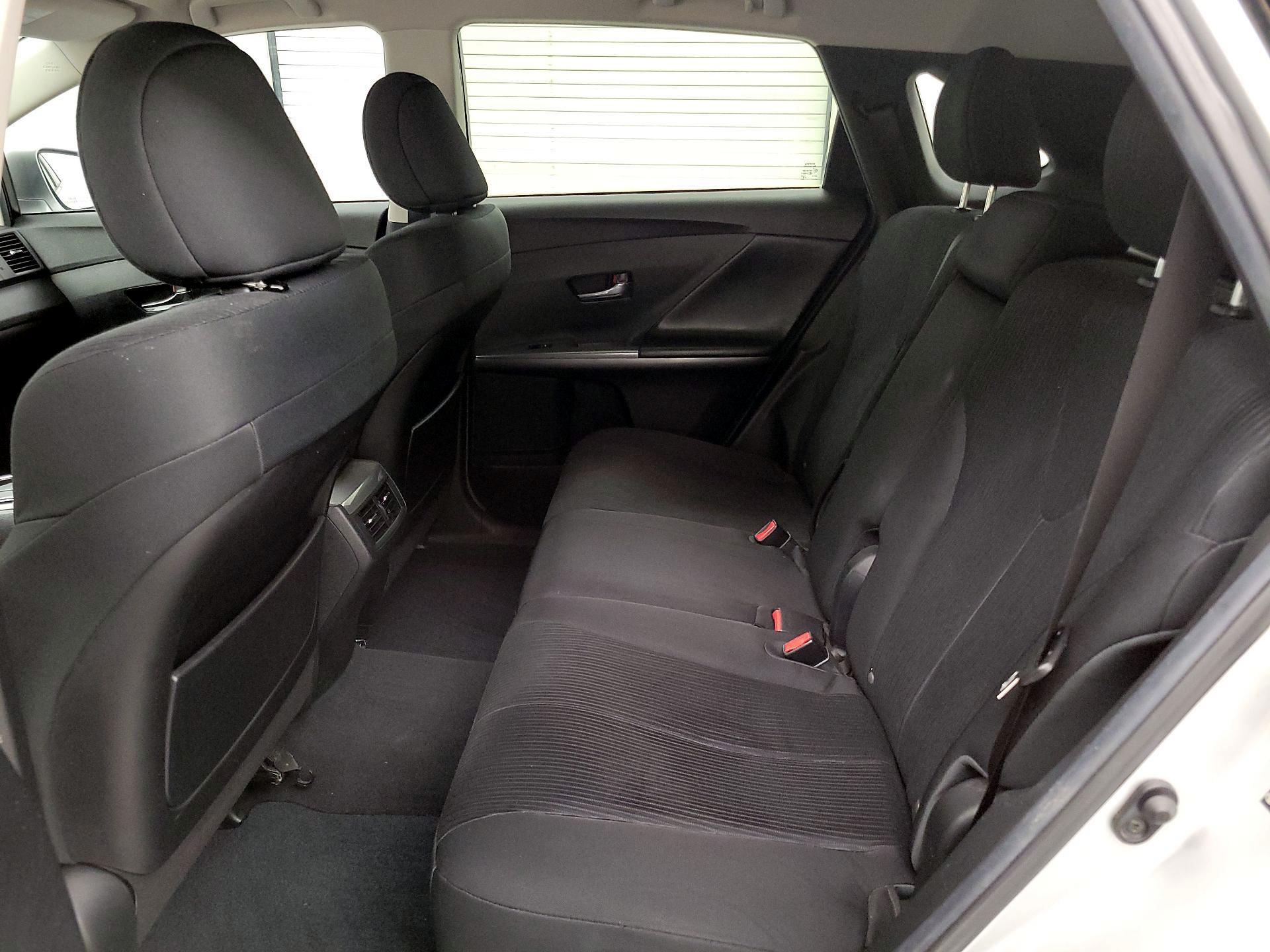 Thumbnail: 2013 Toyota Venza - 18