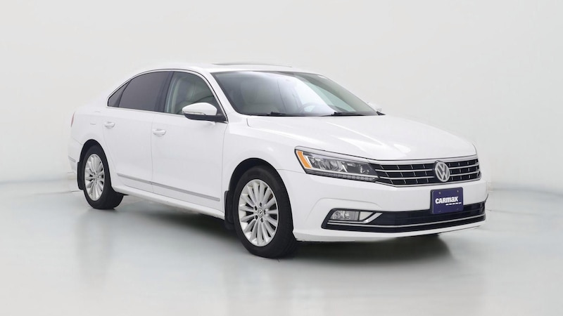 2017 Volkswagen Passat SE Hero Image