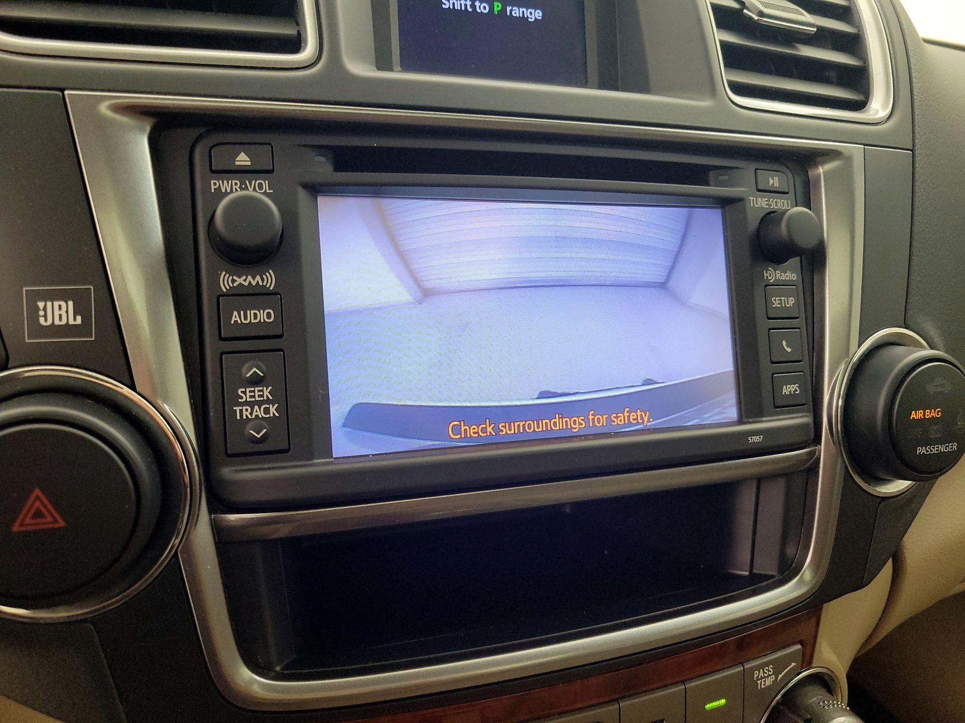 Thumbnail: 2013 Toyota Highlander - 14