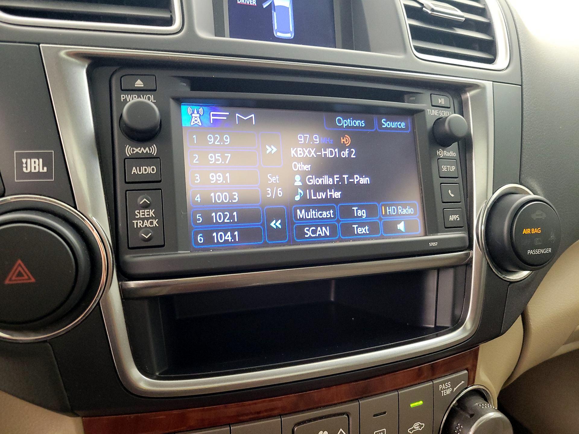 Thumbnail: 2013 Toyota Highlander - 15