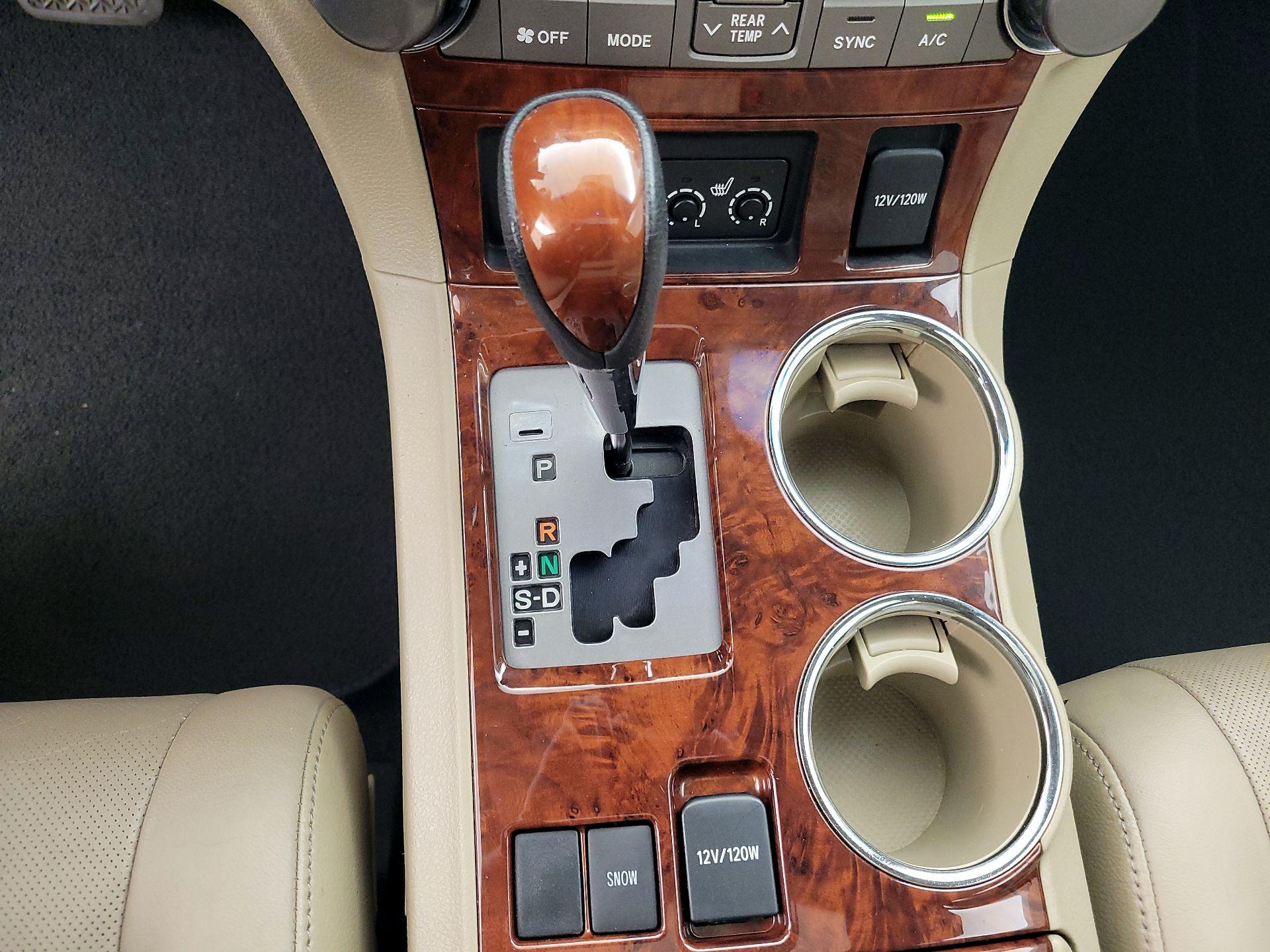 Thumbnail: 2013 Toyota Highlander - 17