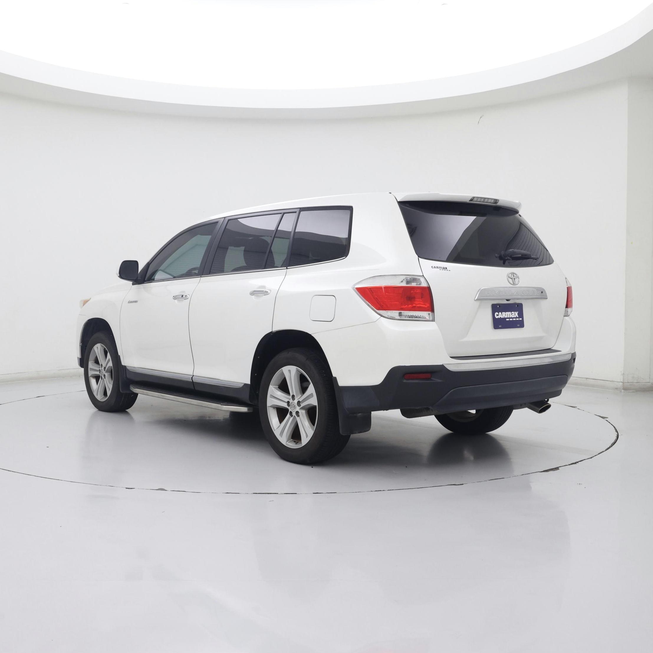 Thumbnail: 2013 Toyota Highlander - 2
