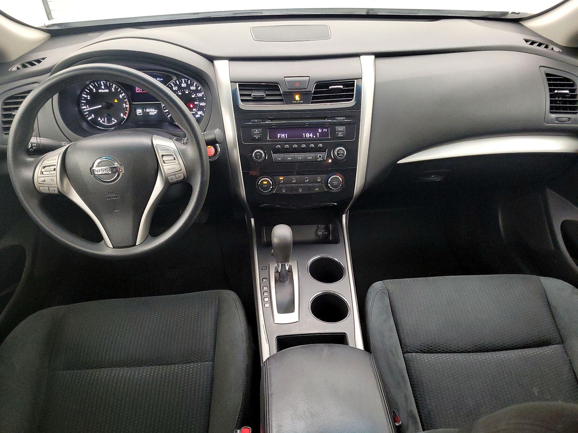 Thumbnail: 2015 Nissan Altima - 9