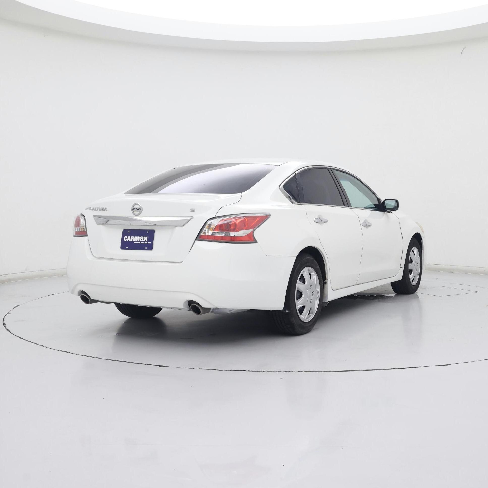 Thumbnail: 2015 Nissan Altima - 8