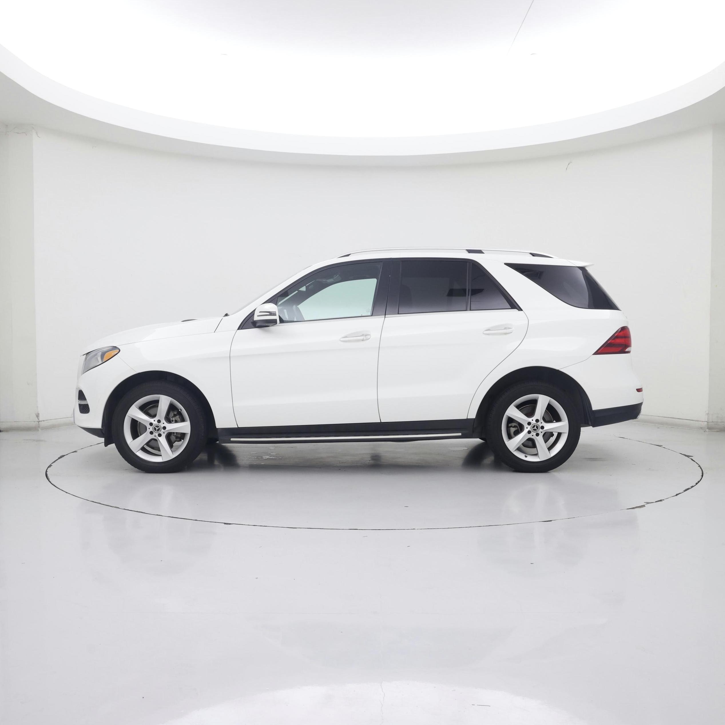 Thumbnail: 2017 Mercedes-Benz GLE - 3